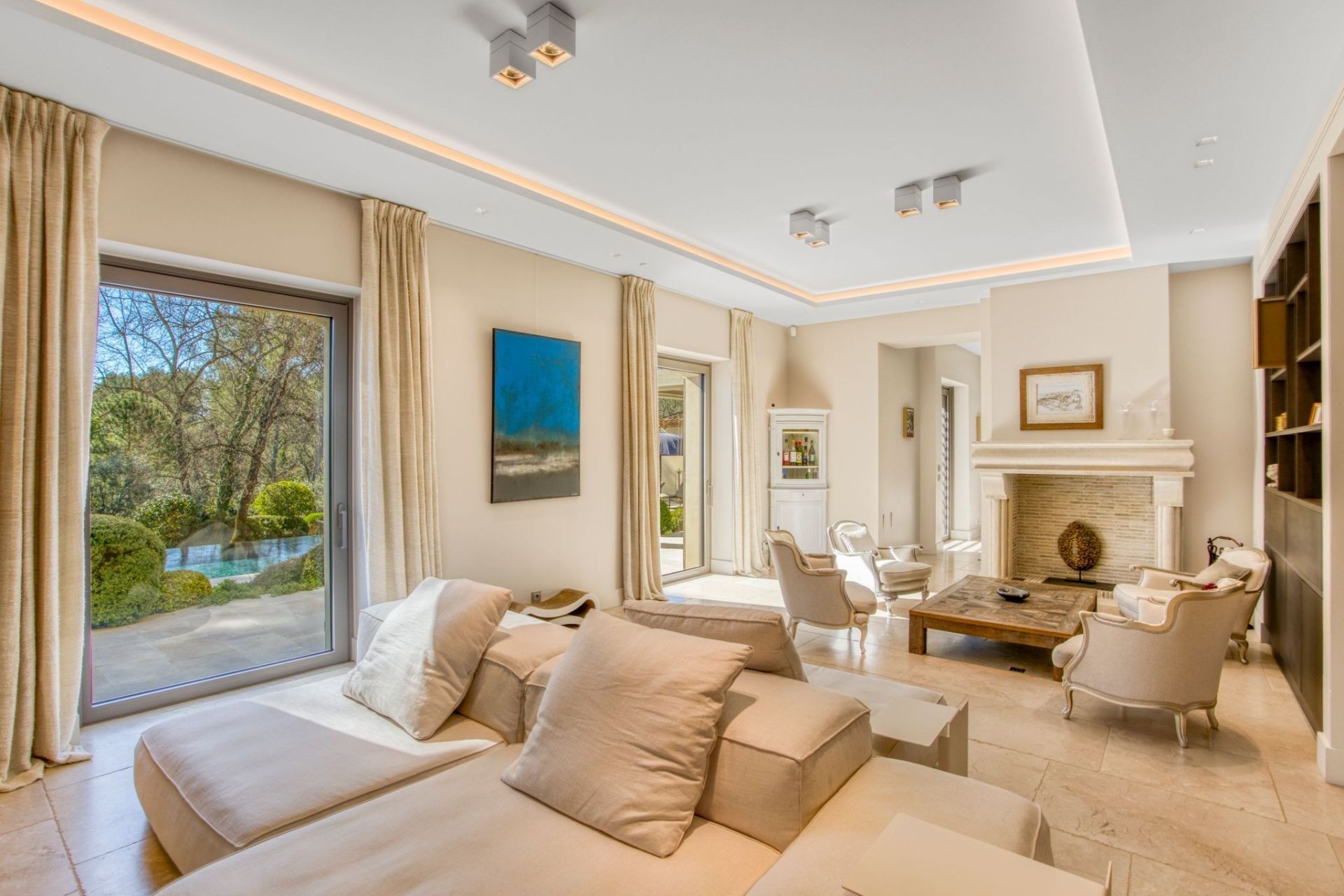 villa 8 Pièces en vente sur TOURRETTES (83440)