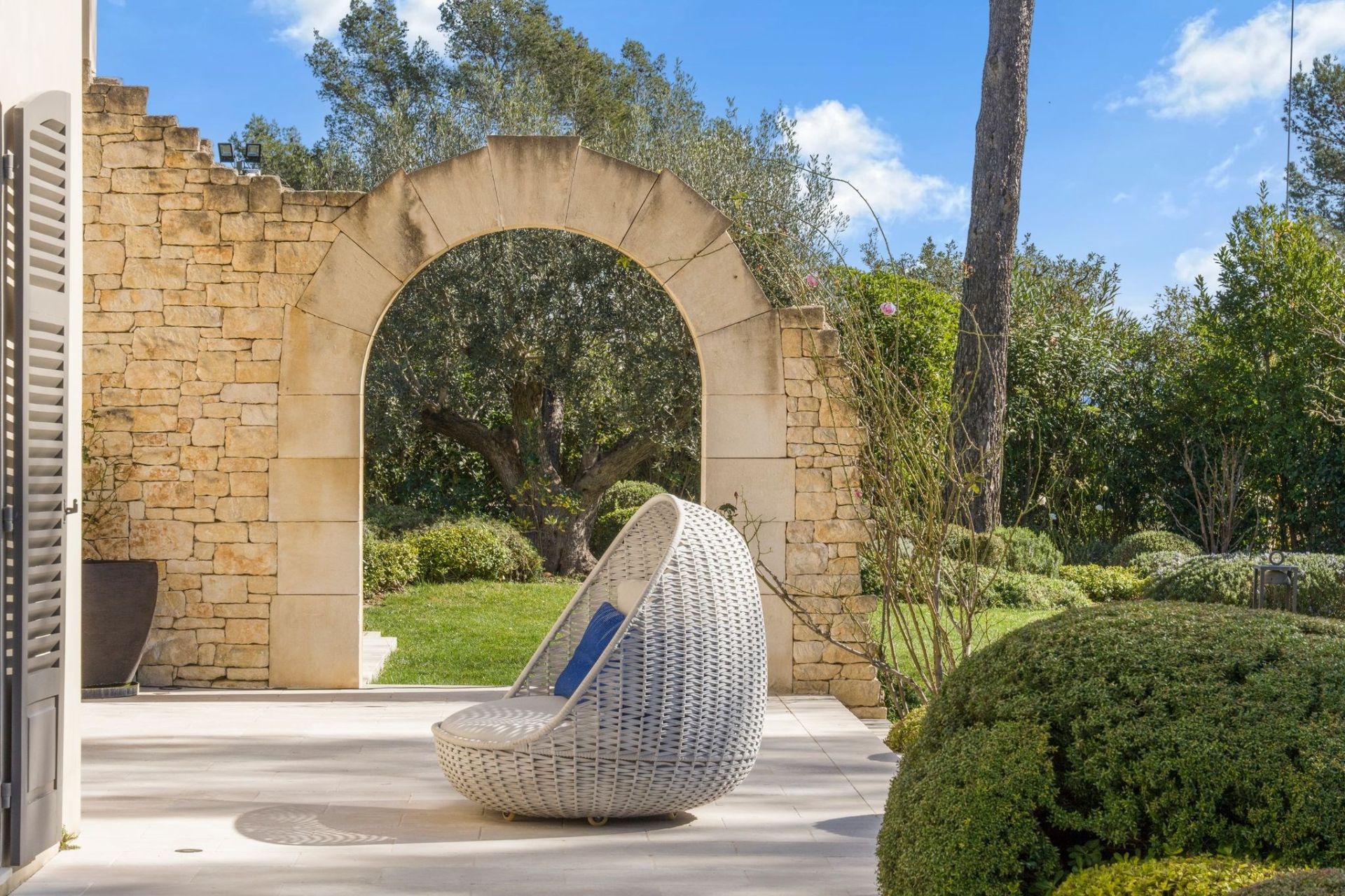 villa 8 Pièces en vente sur TOURRETTES (83440)