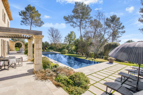 Vente Villa Tourrettes 8 Pièces 319 m²