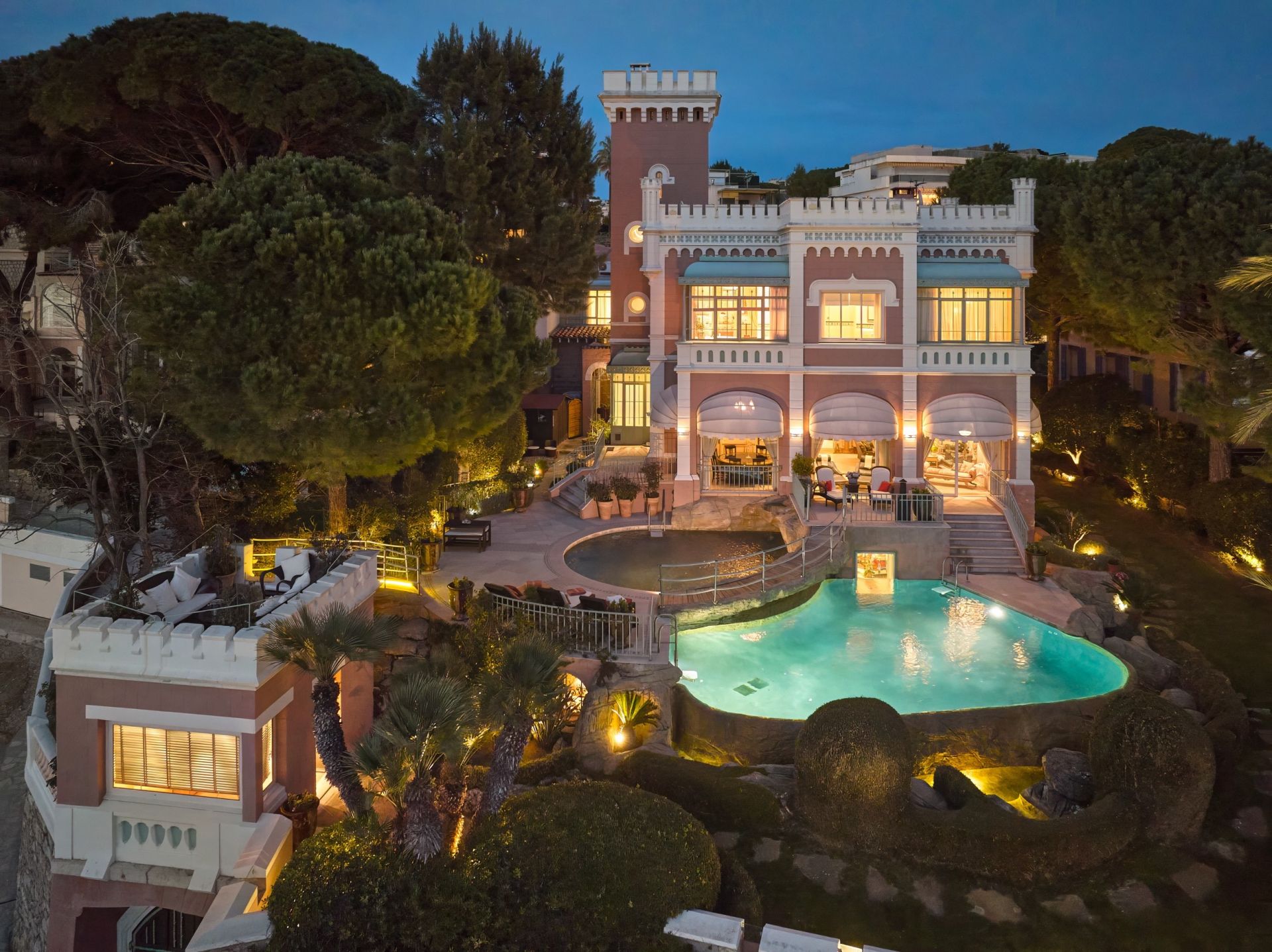 maison de maître 16 Pièces en vente sur CAP D ANTIBES (06160)