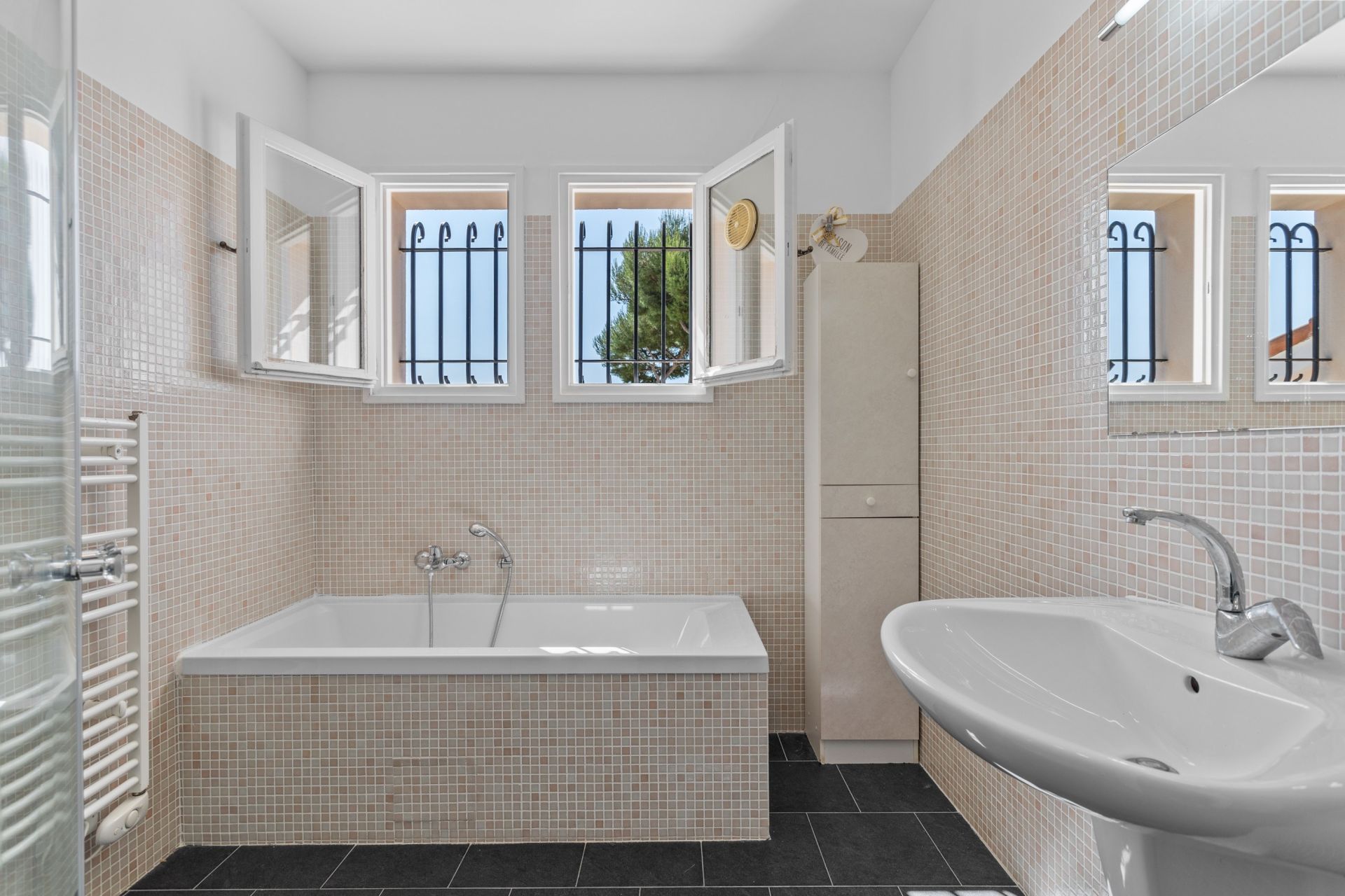 maison bourgeoise 8 Pièces en vente sur MENTON (06500)