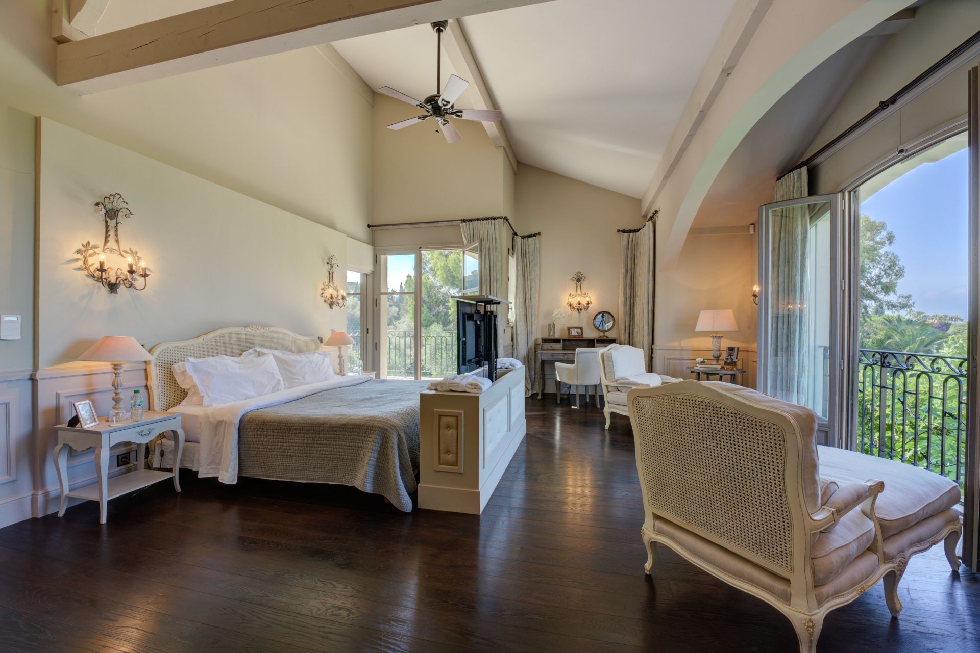 bastide 15 Pièces en vente sur CAP D ANTIBES (06160)