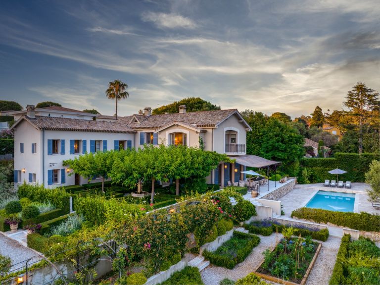 bastide 15 Pièces en vente sur CAP D ANTIBES (06160)