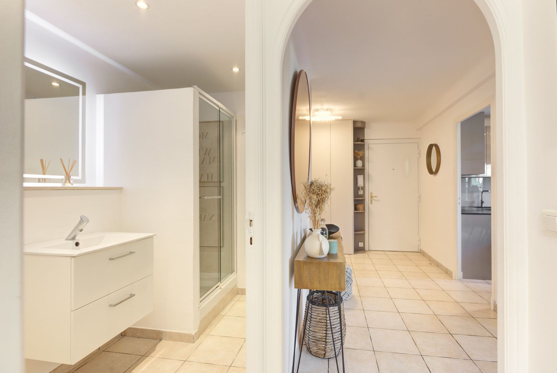 apartment 3 Rooms for sale on CANNES (06400)