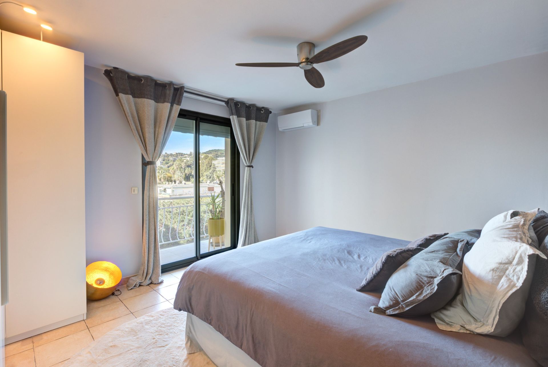 apartment 3 Rooms for sale on CANNES (06400)