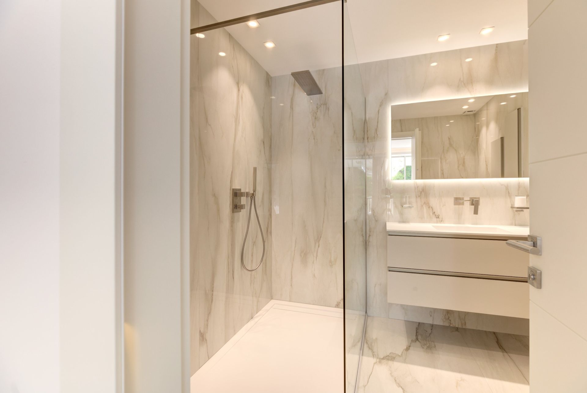 apartment 3 Rooms for sale on CANNES (06400)