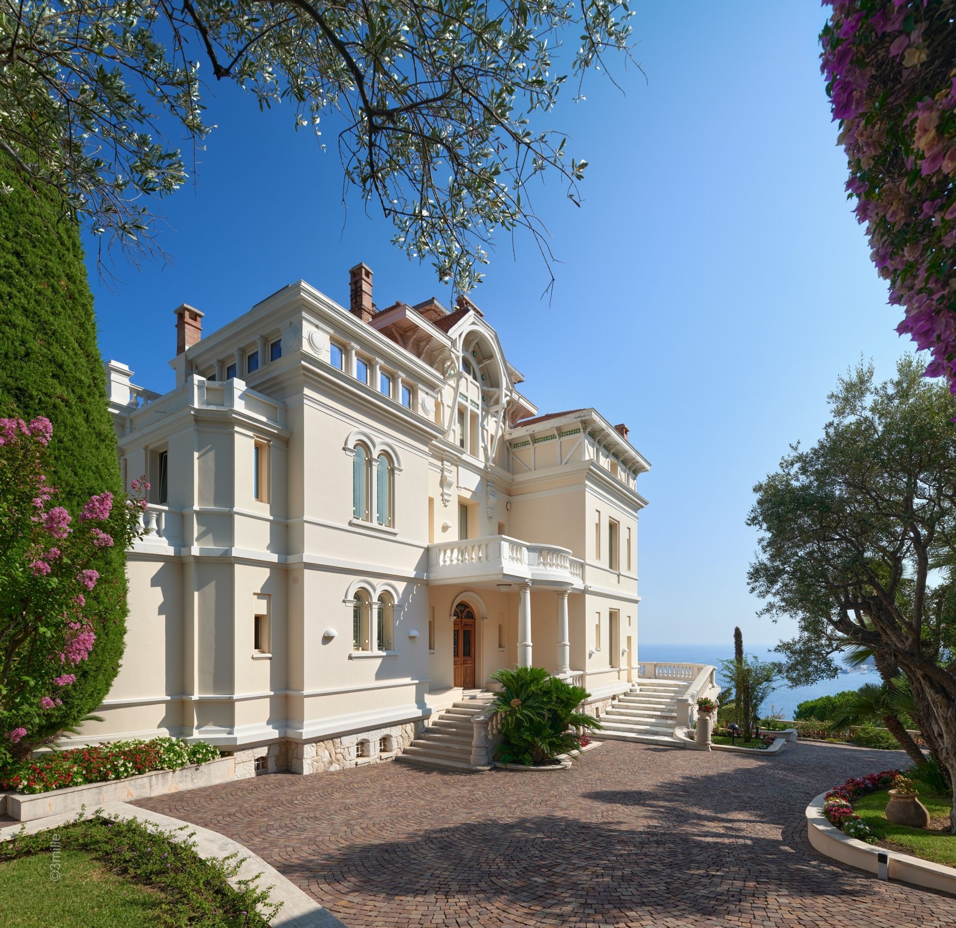 mansion 30 Rooms for sale on ROQUEBRUNE CAP MARTIN (06190)