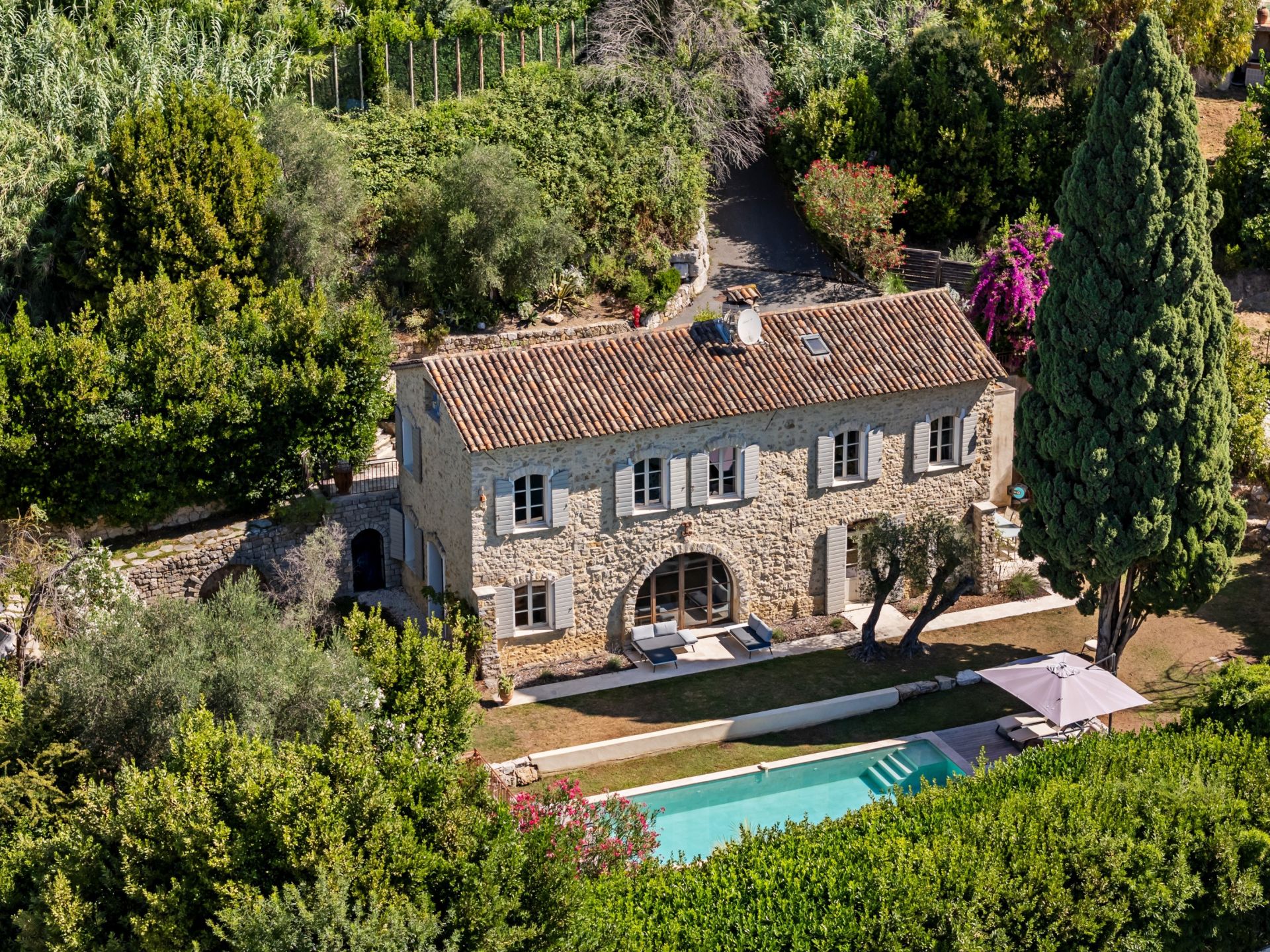 maison provençale 10 Pièces en vente sur MOUGINS (06250)