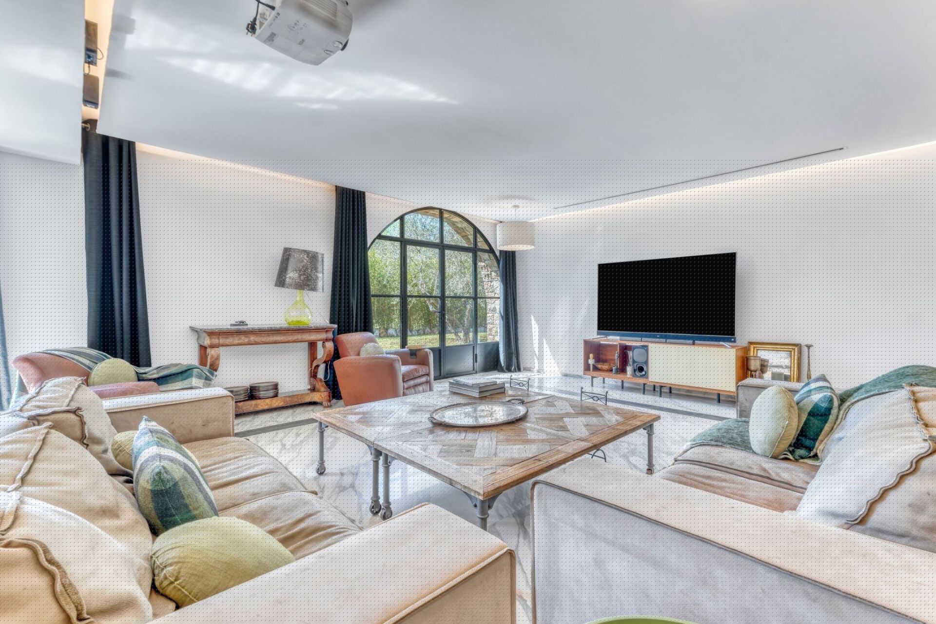 maison provençale 10 Pièces en vente sur MOUGINS (06250)