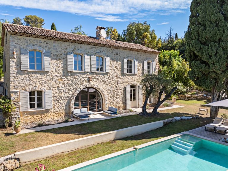 maison provençale 10 Pièces en vente sur MOUGINS (06250)