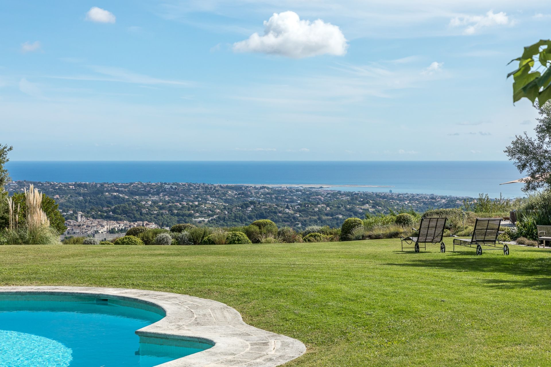 villa 16 Pièces en vente sur ST PAUL DE VENCE (06570)