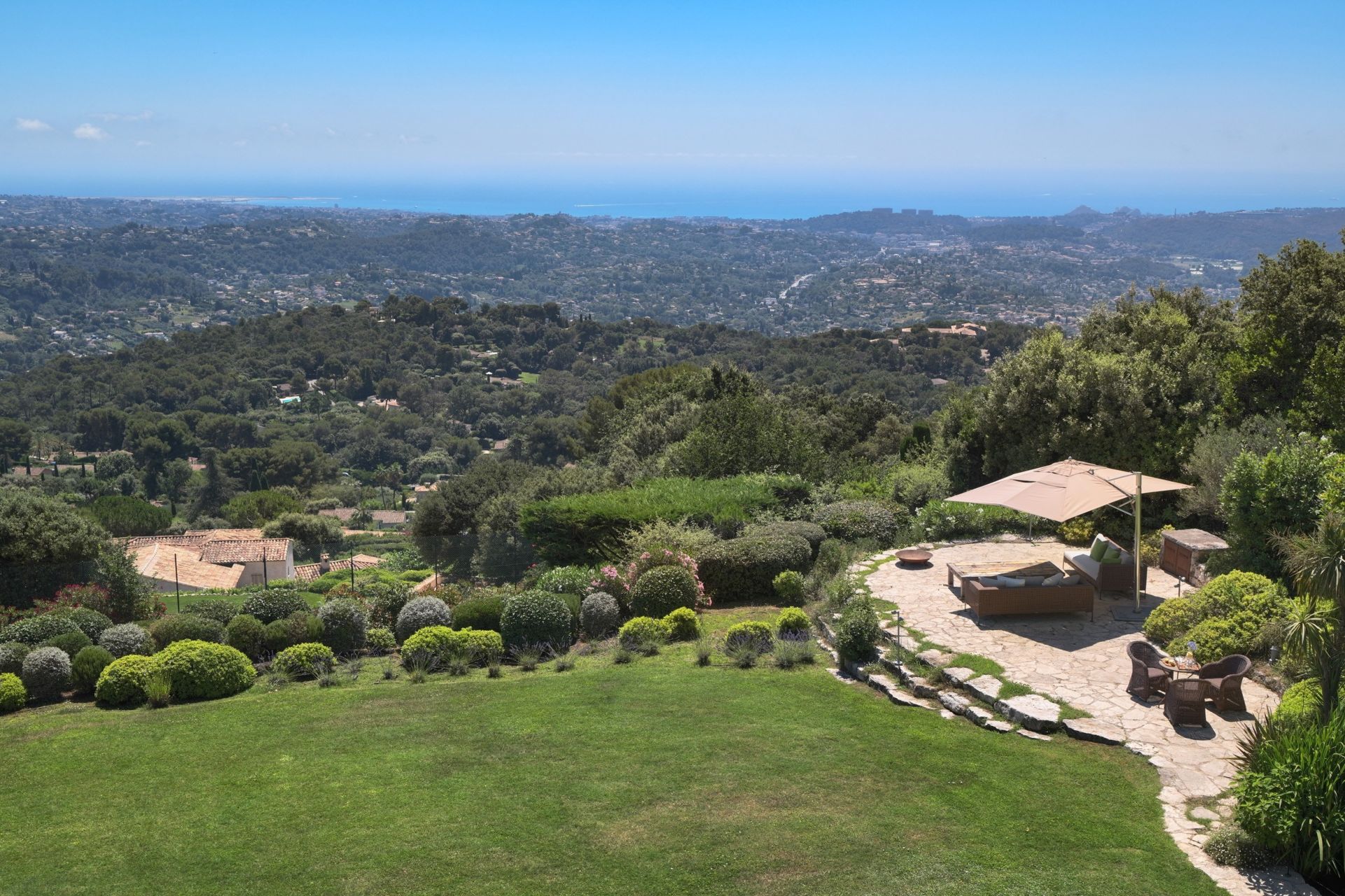 villa 16 Pièces en vente sur ST PAUL DE VENCE (06570)