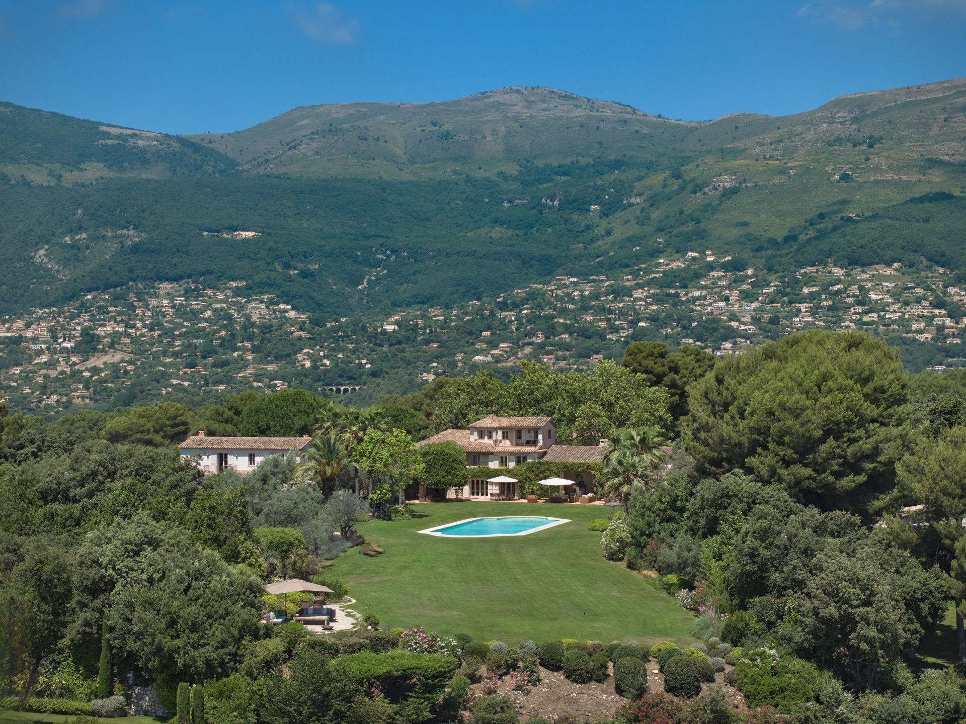 villa 16 Pièces en vente sur ST PAUL DE VENCE (06570)