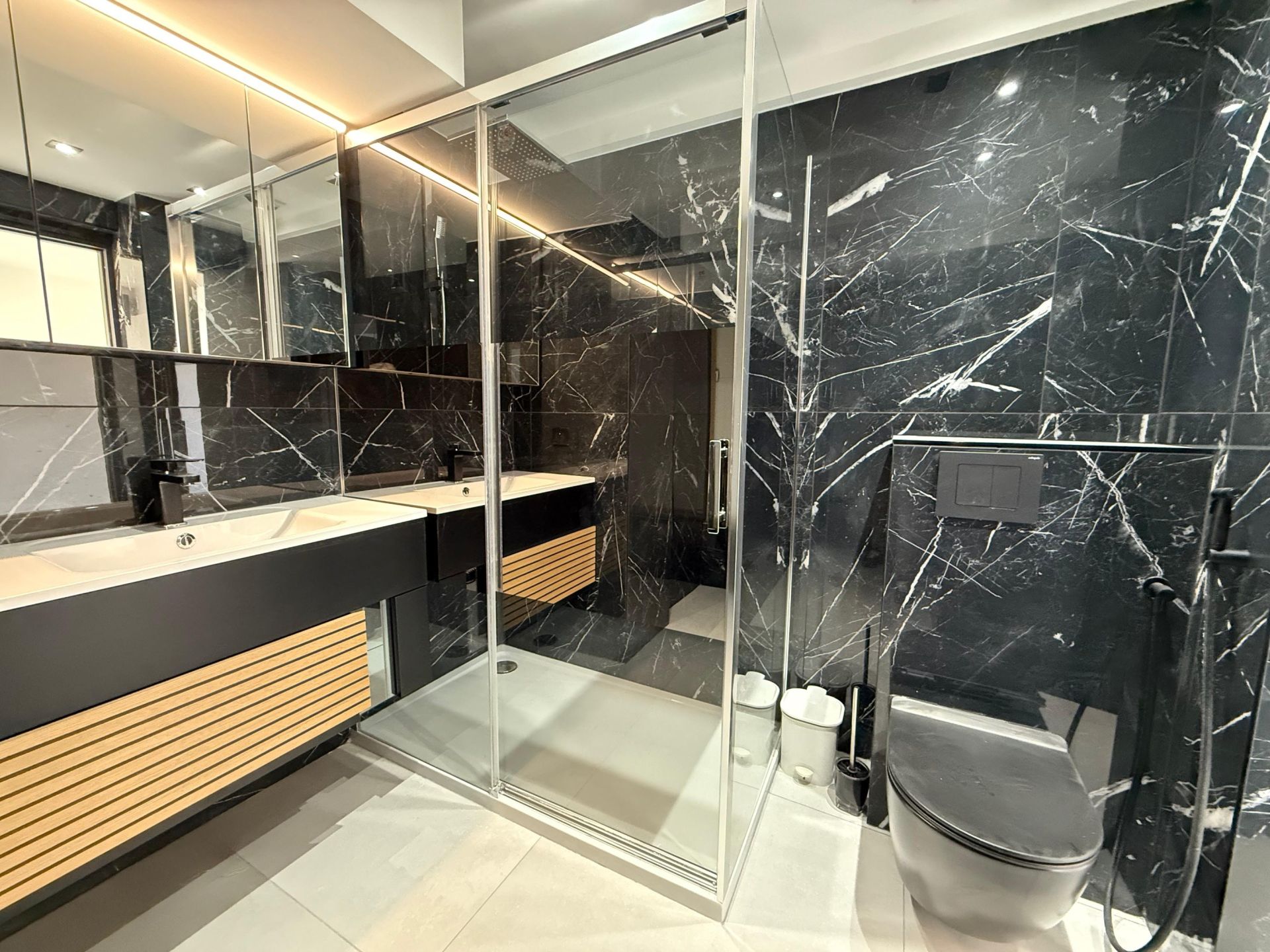 apartment 2 Rooms for sale on CANNES (06400)