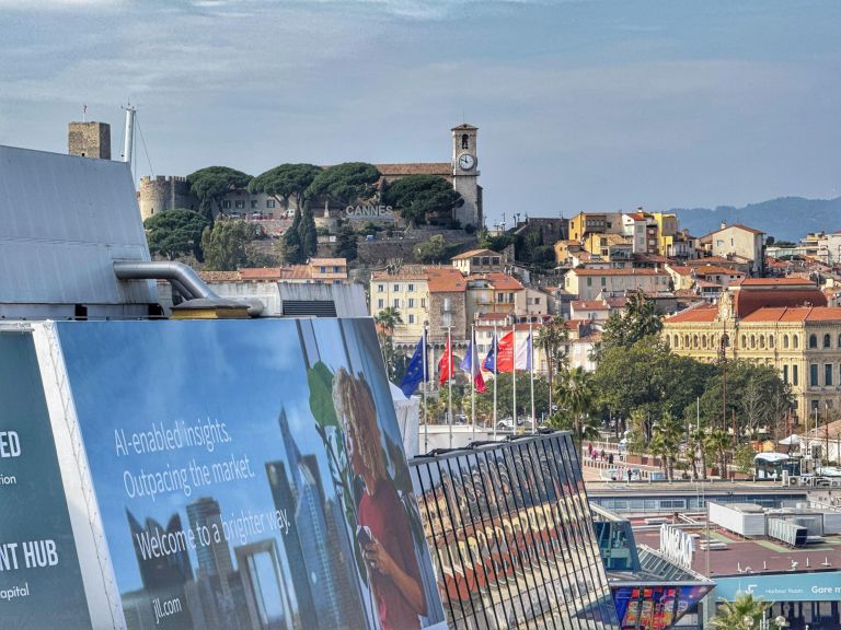 apartment 2 Rooms for sale on CANNES (06400)