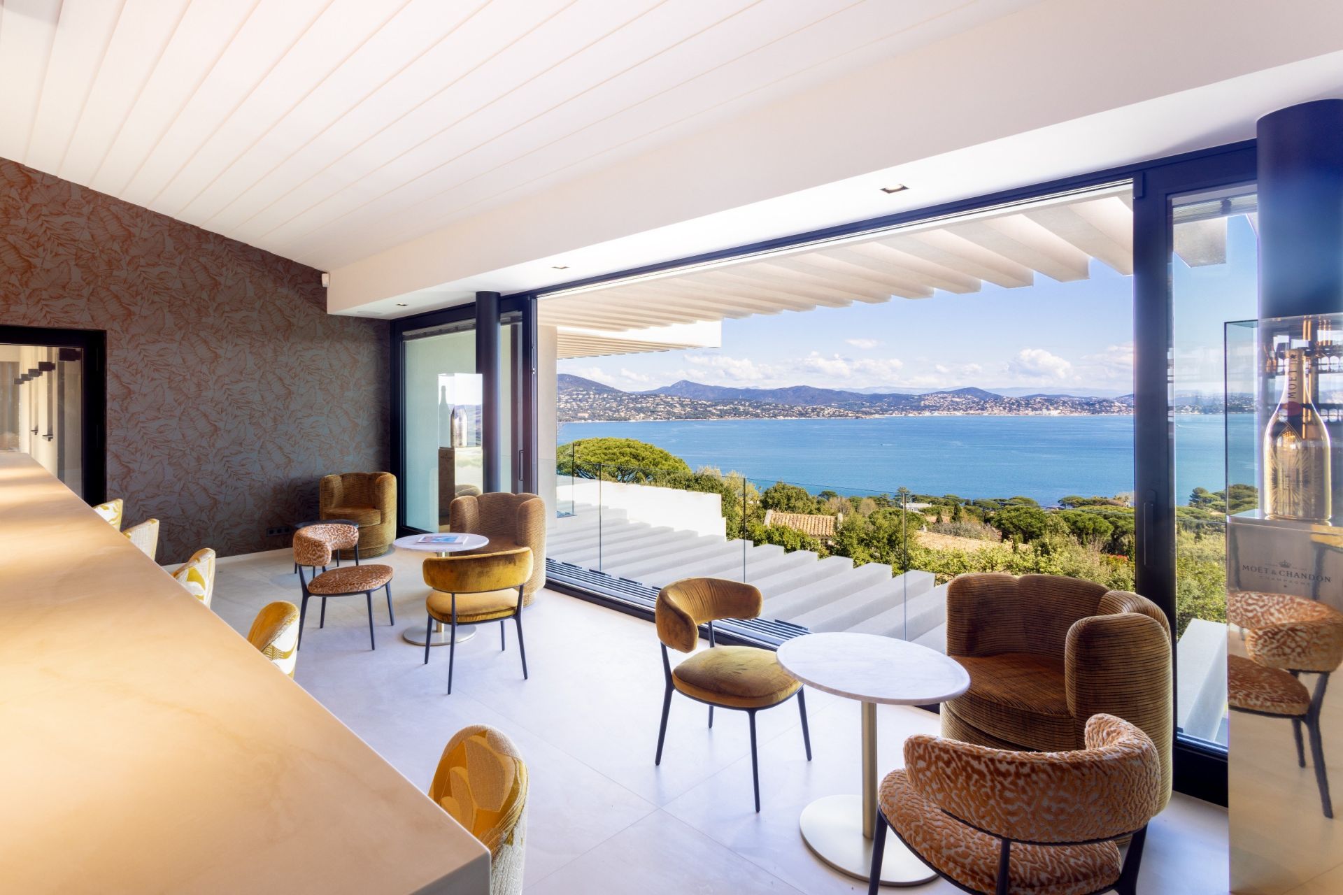 maison contemporaine 10 Pièces en vente sur GASSIN (83580)