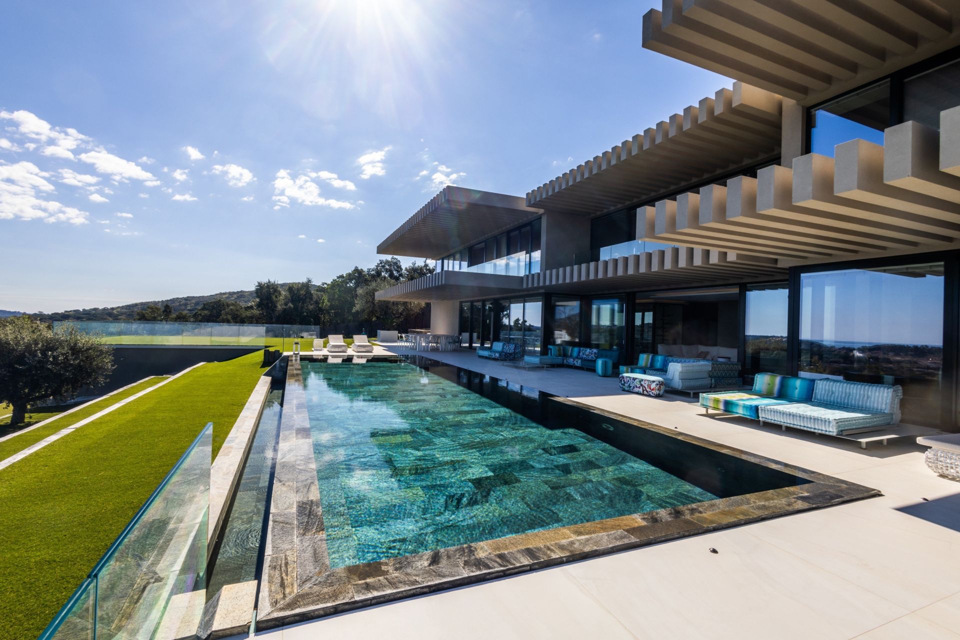 maison contemporaine 10 Pièces en vente sur GASSIN (83580)