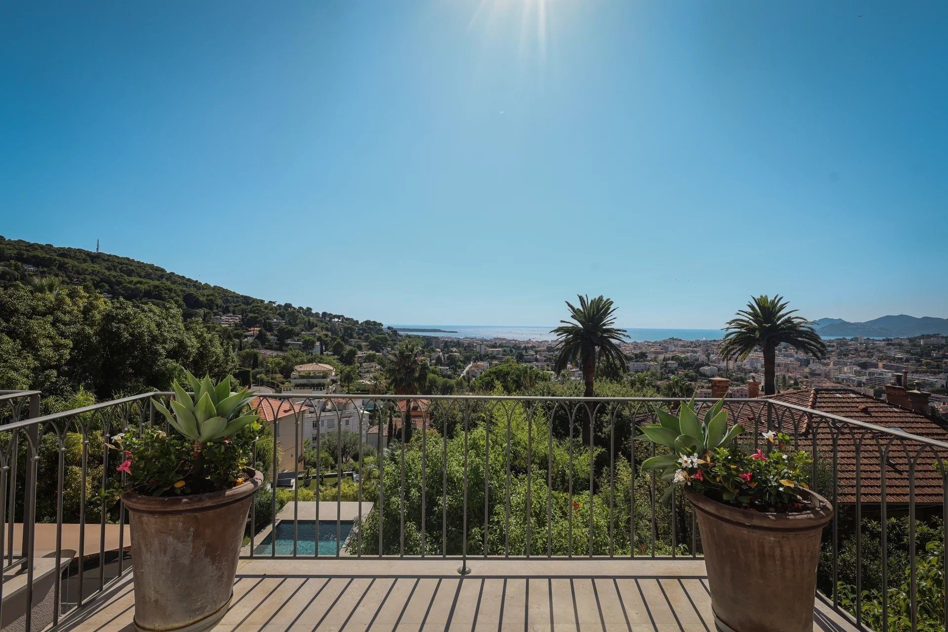 villa 9 Pièces en vente sur LE CANNET (06110)