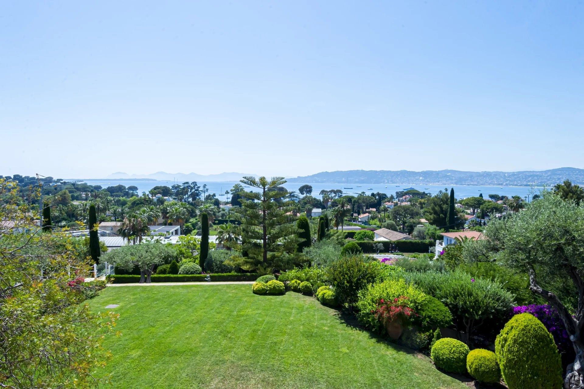 villa 12 Pièces en vente sur CAP D ANTIBES (06160)
