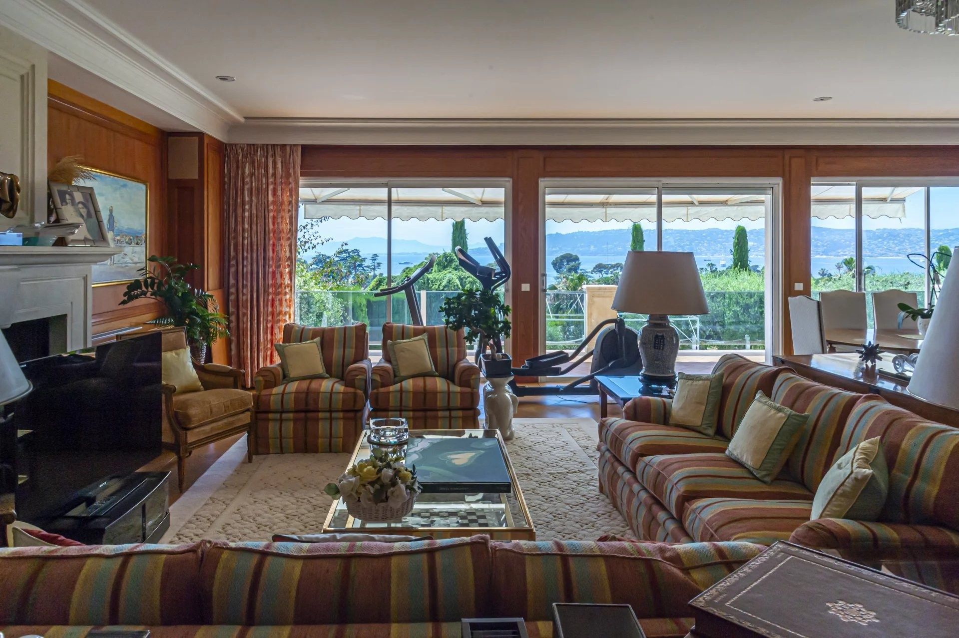 villa 12 Pièces en vente sur CAP D ANTIBES (06160)