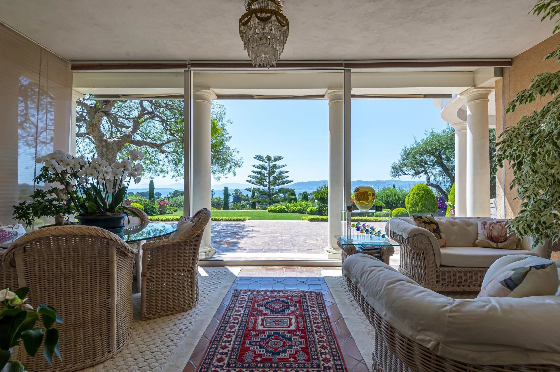 villa 12 Pièces en vente sur CAP D ANTIBES (06160)