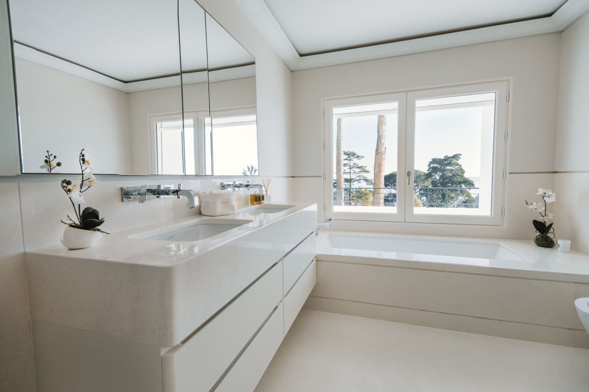 duplex 5 Rooms for sale on Cannes (06400)
