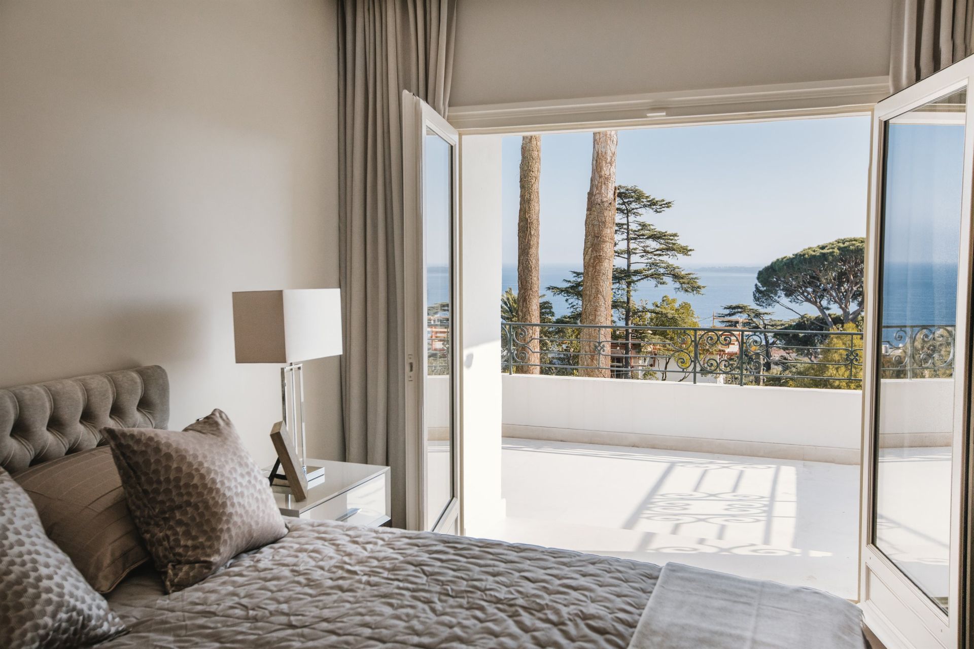 duplex 5 Rooms for sale on Cannes (06400)