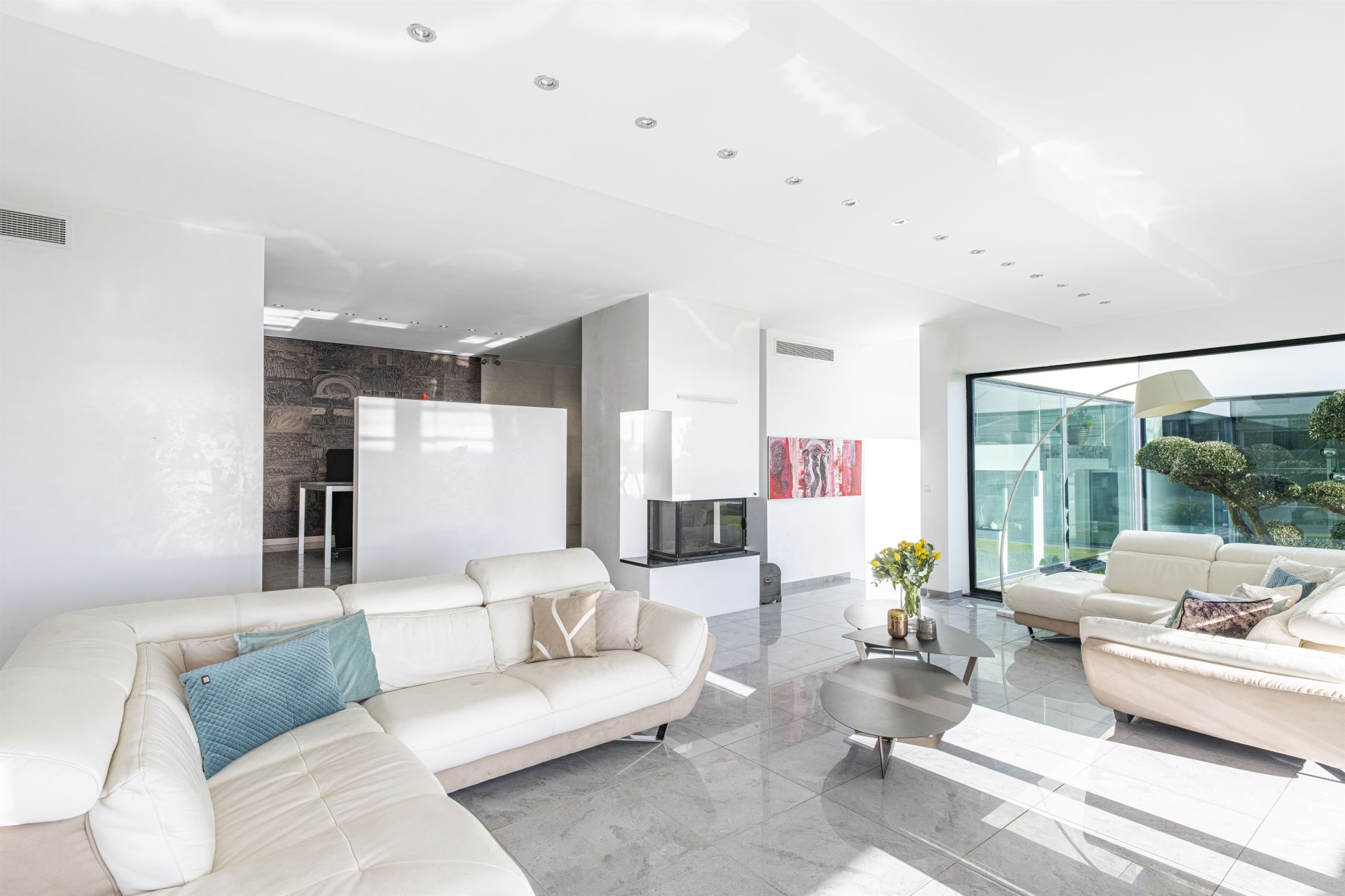 contemporary house 8 Rooms for sale on LA TURBIE (06320)