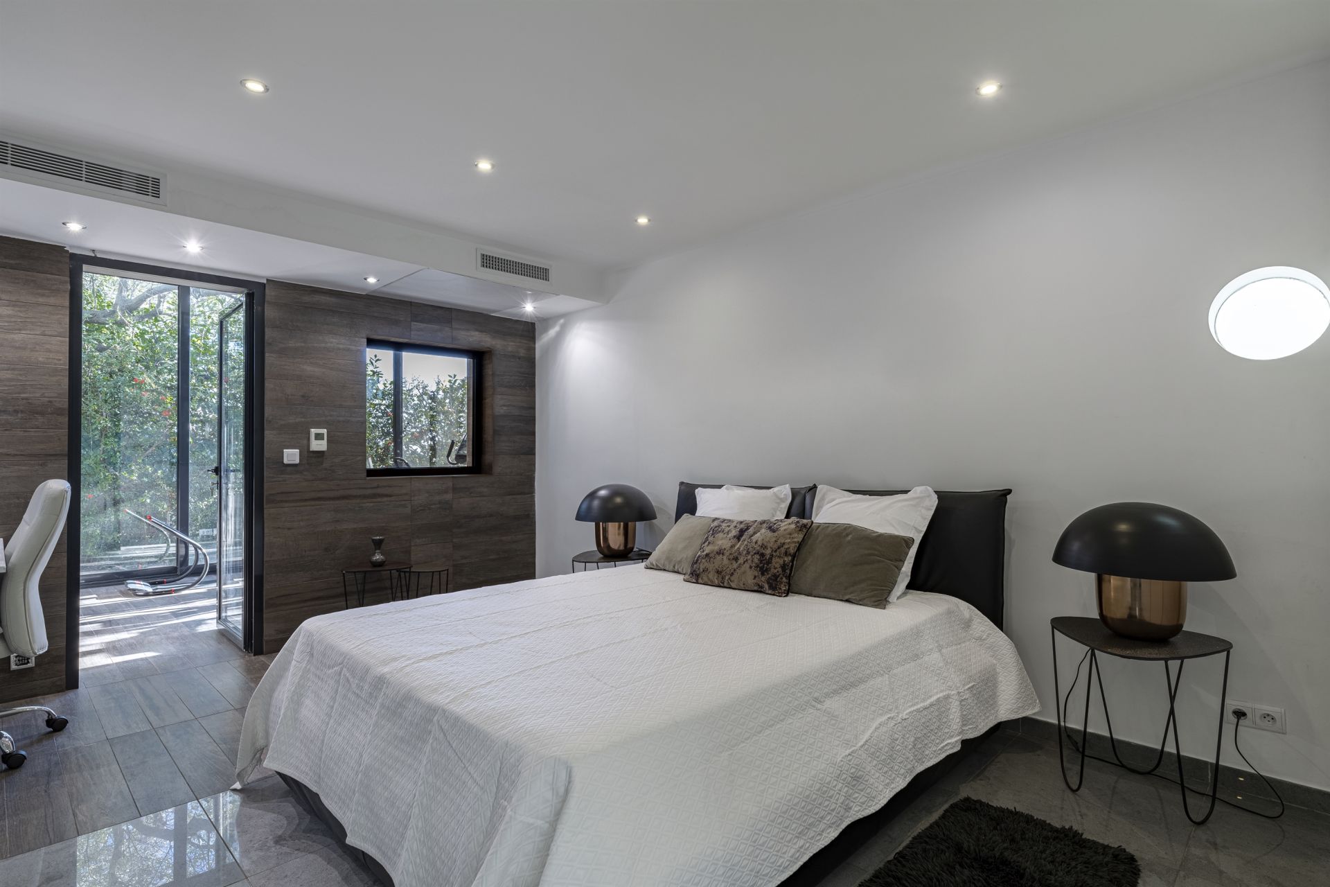 contemporary house 8 Rooms for sale on LA TURBIE (06320)