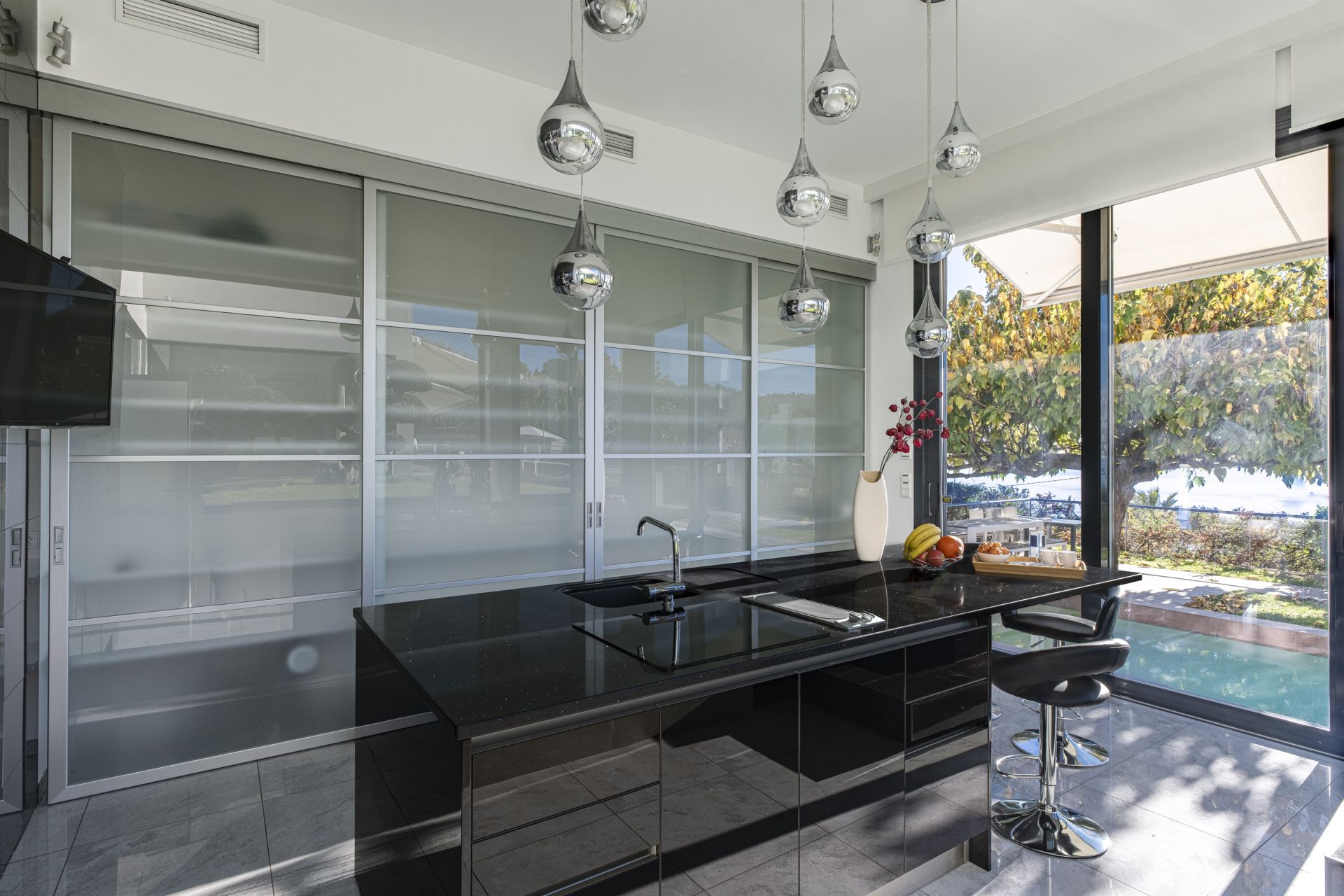 contemporary house 8 Rooms for sale on LA TURBIE (06320)