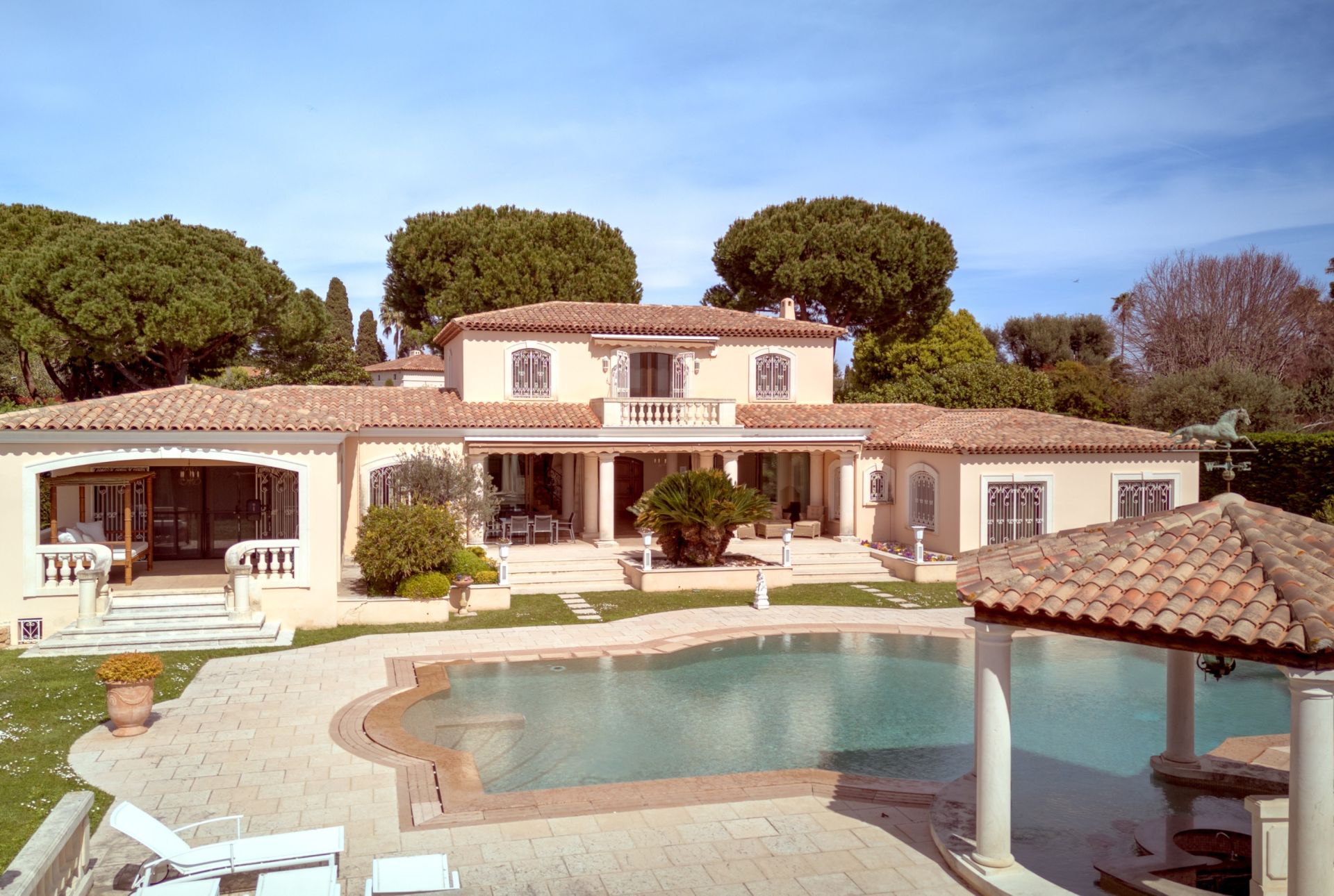 villa 7 Pièces en vente sur CAP D ANTIBES (06160)