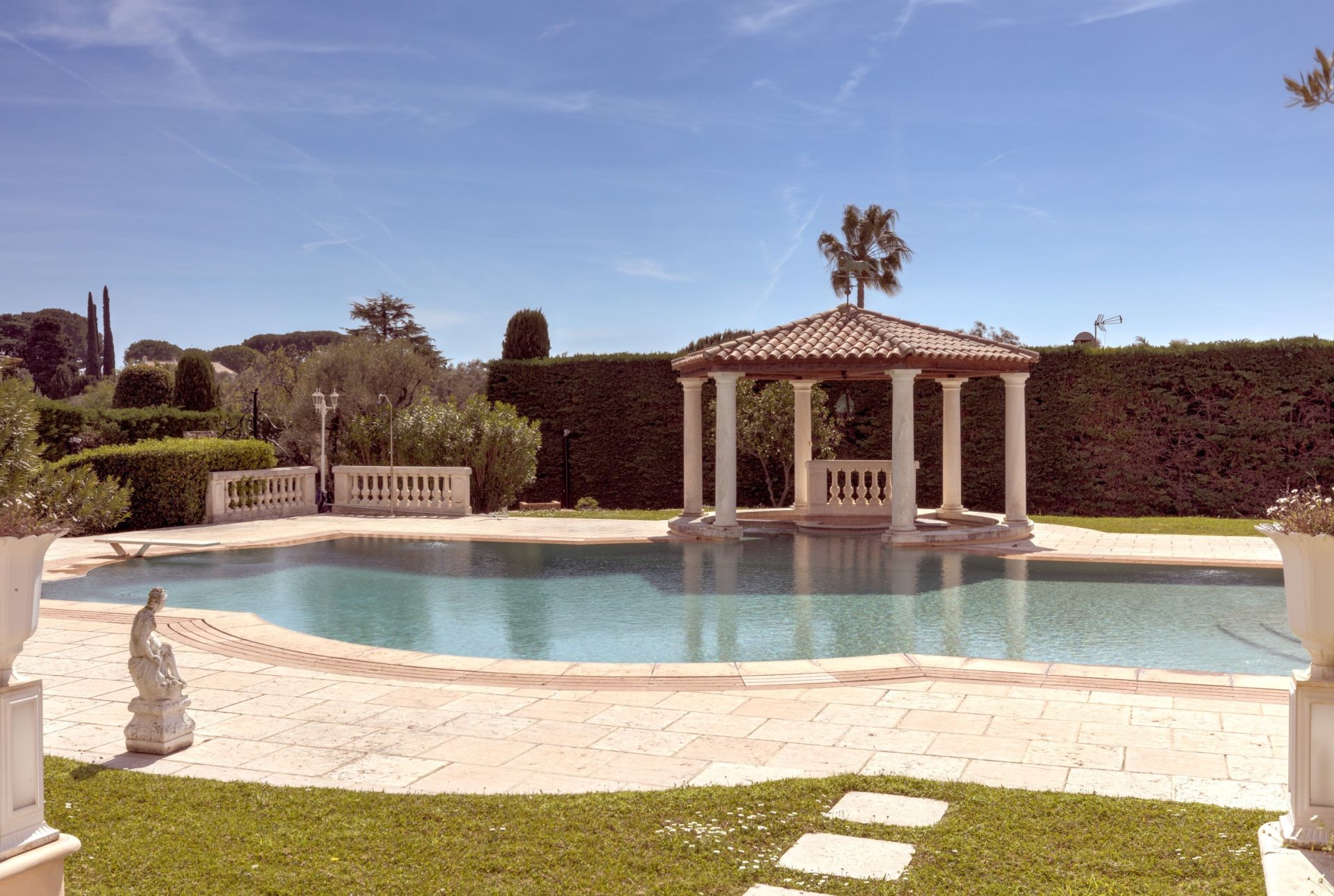 villa 7 Pièces en vente sur CAP D ANTIBES (06160)