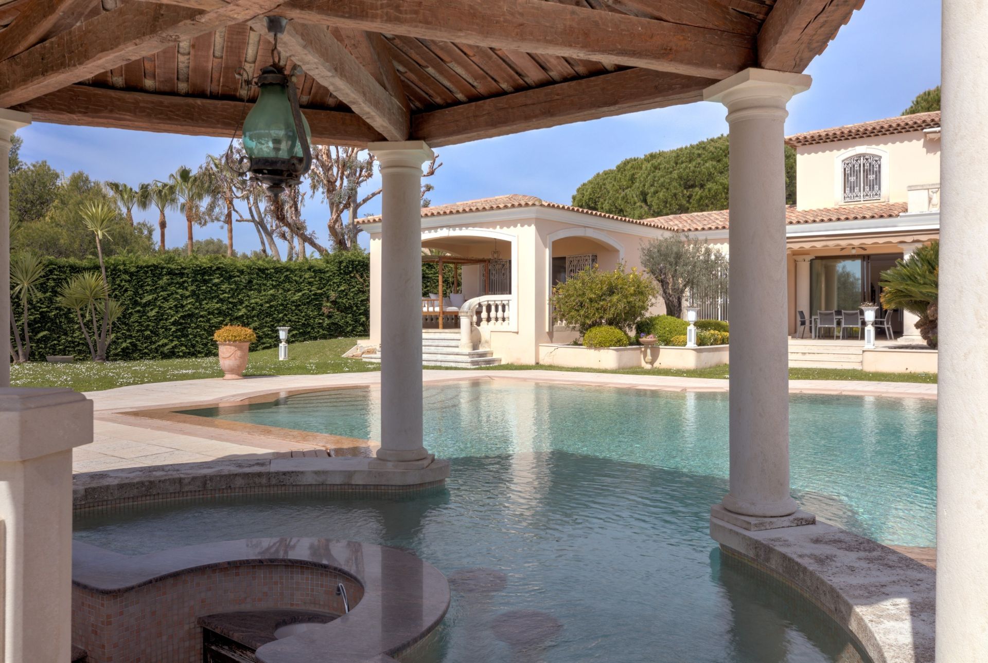 villa 7 Pièces en vente sur CAP D ANTIBES (06160)