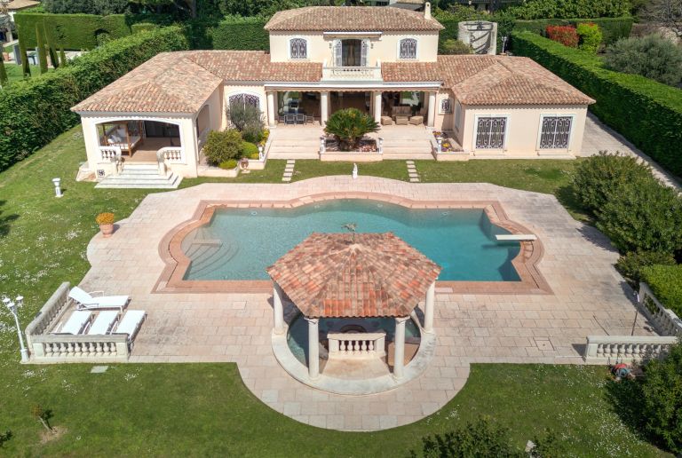 villa 7 Pièces en vente sur CAP D ANTIBES (06160)