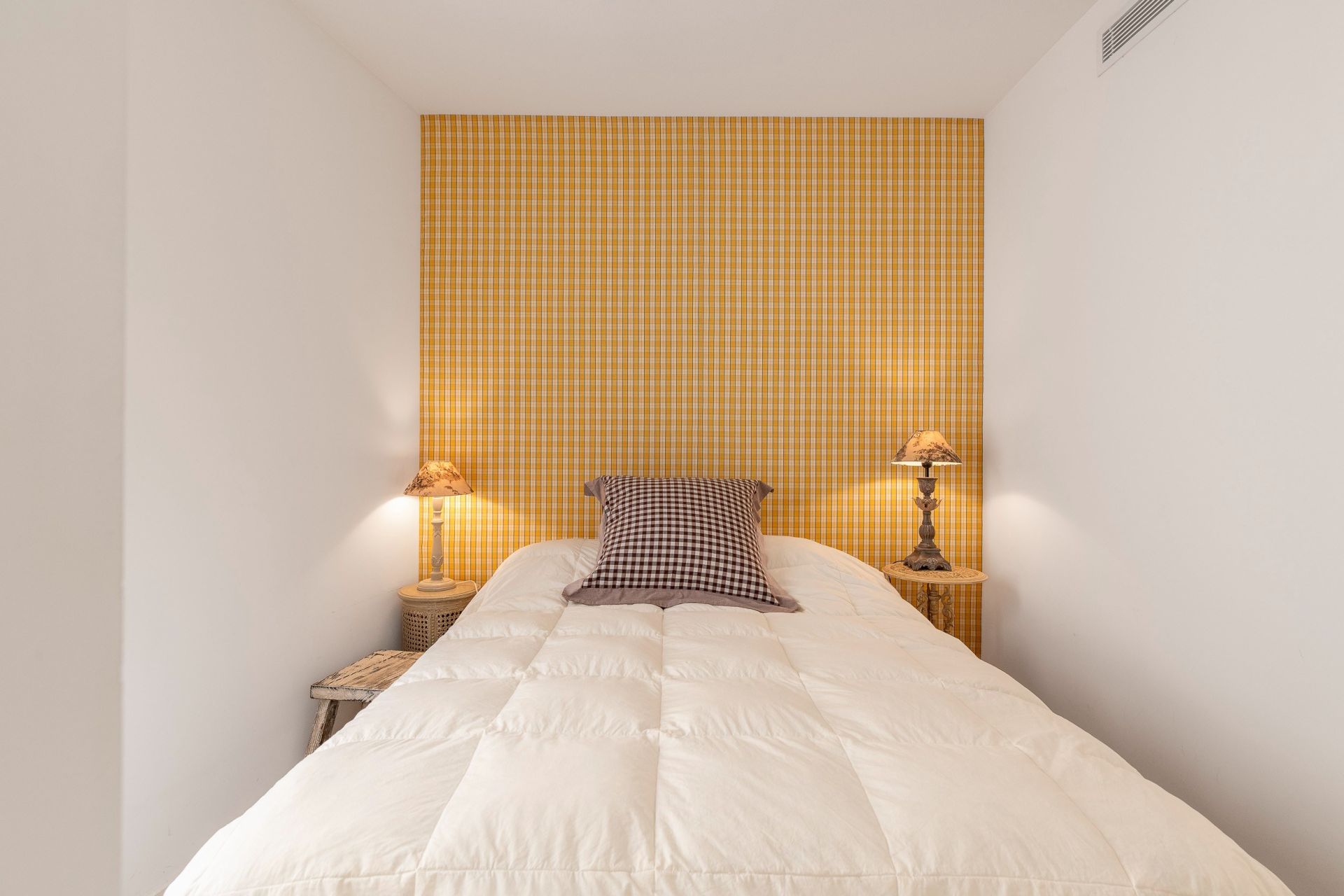 apartment 2 Rooms for sale on BEAUSOLEIL (06240)