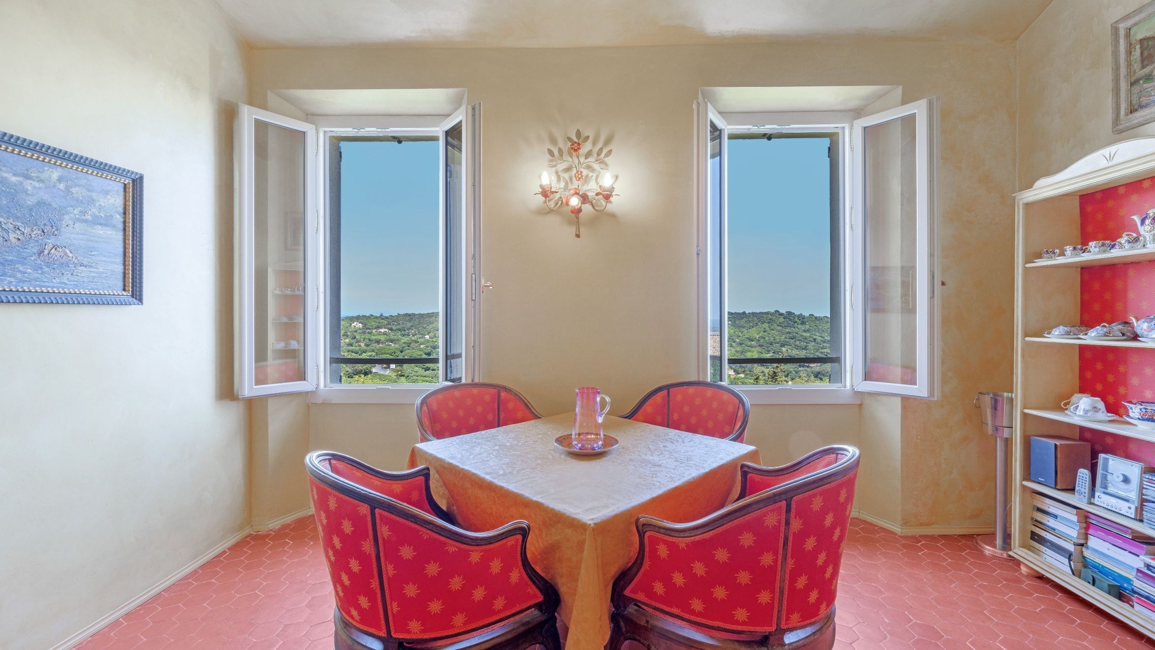 apartment 4 Rooms for sale on RAMATUELLE (83350)