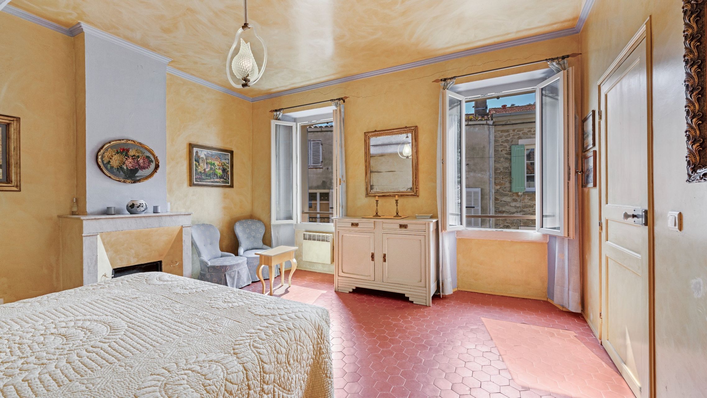 apartment 4 Rooms for sale on RAMATUELLE (83350)