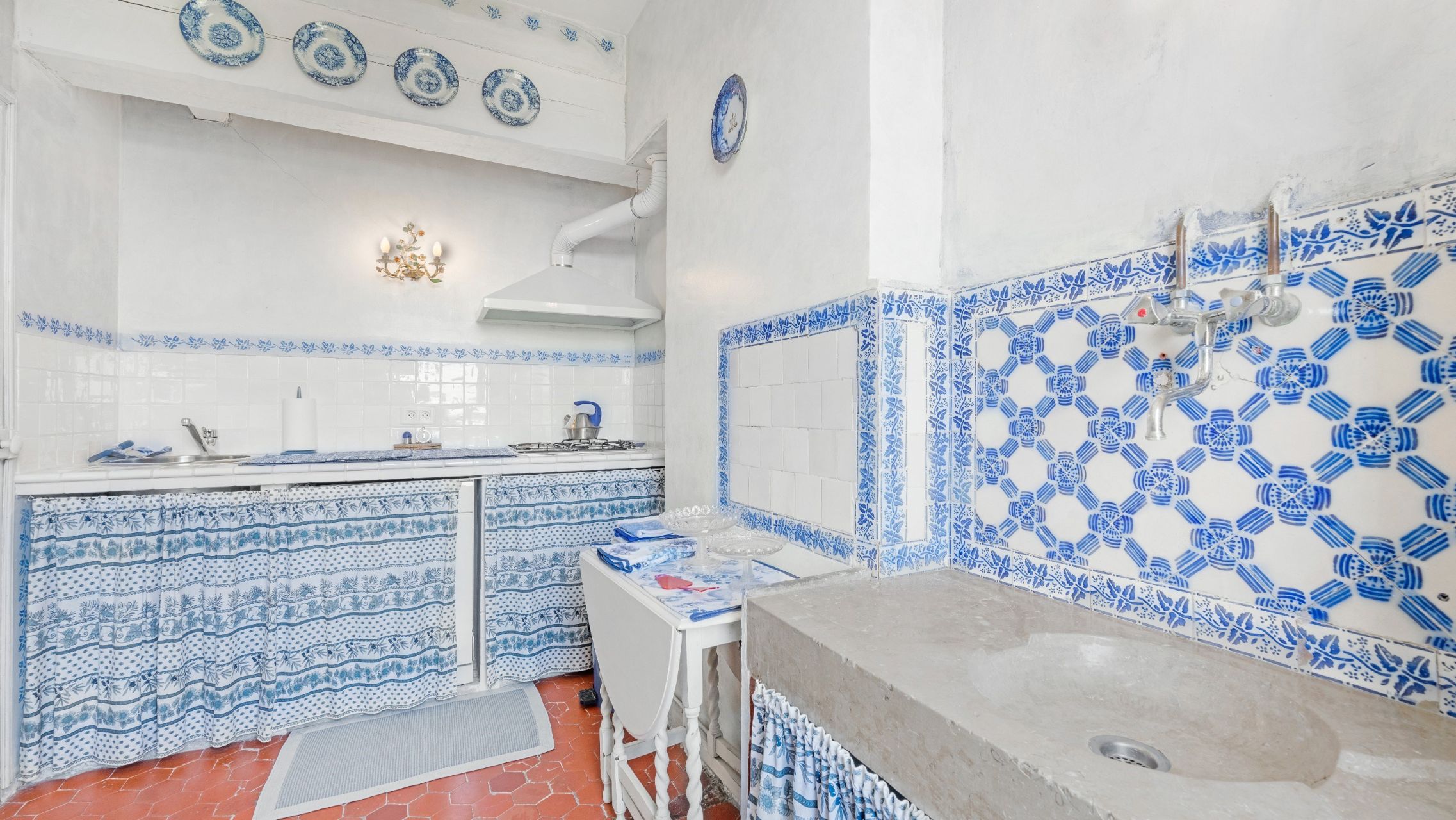 apartment 4 Rooms for sale on RAMATUELLE (83350)