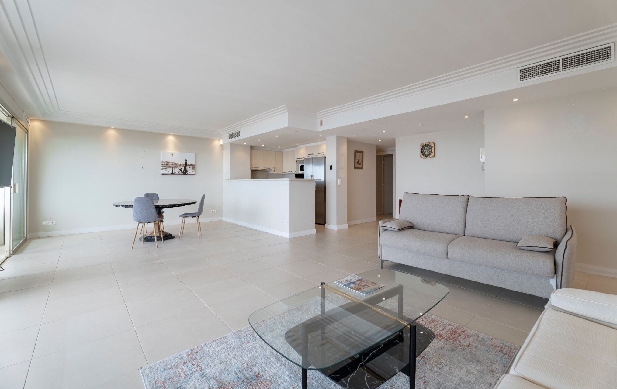 penthouse 4 Rooms for sale on CANNES (06400)