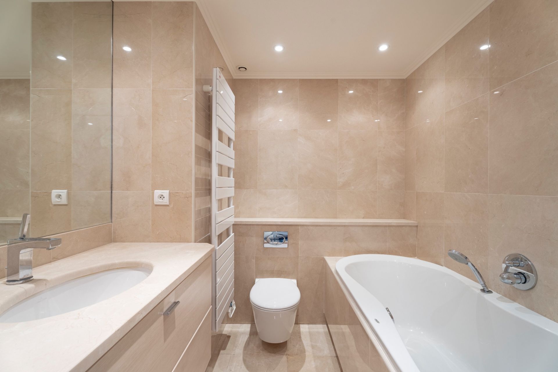 penthouse 4 Rooms for sale on CANNES (06400)