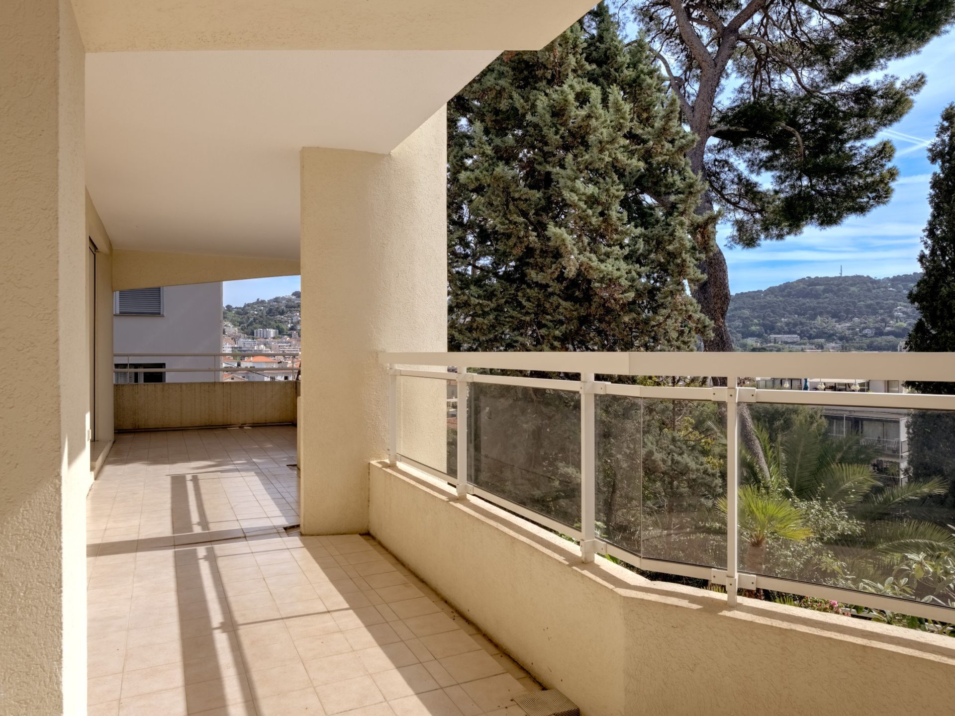 apartment 3 Rooms for sale on LE CANNET (06110)