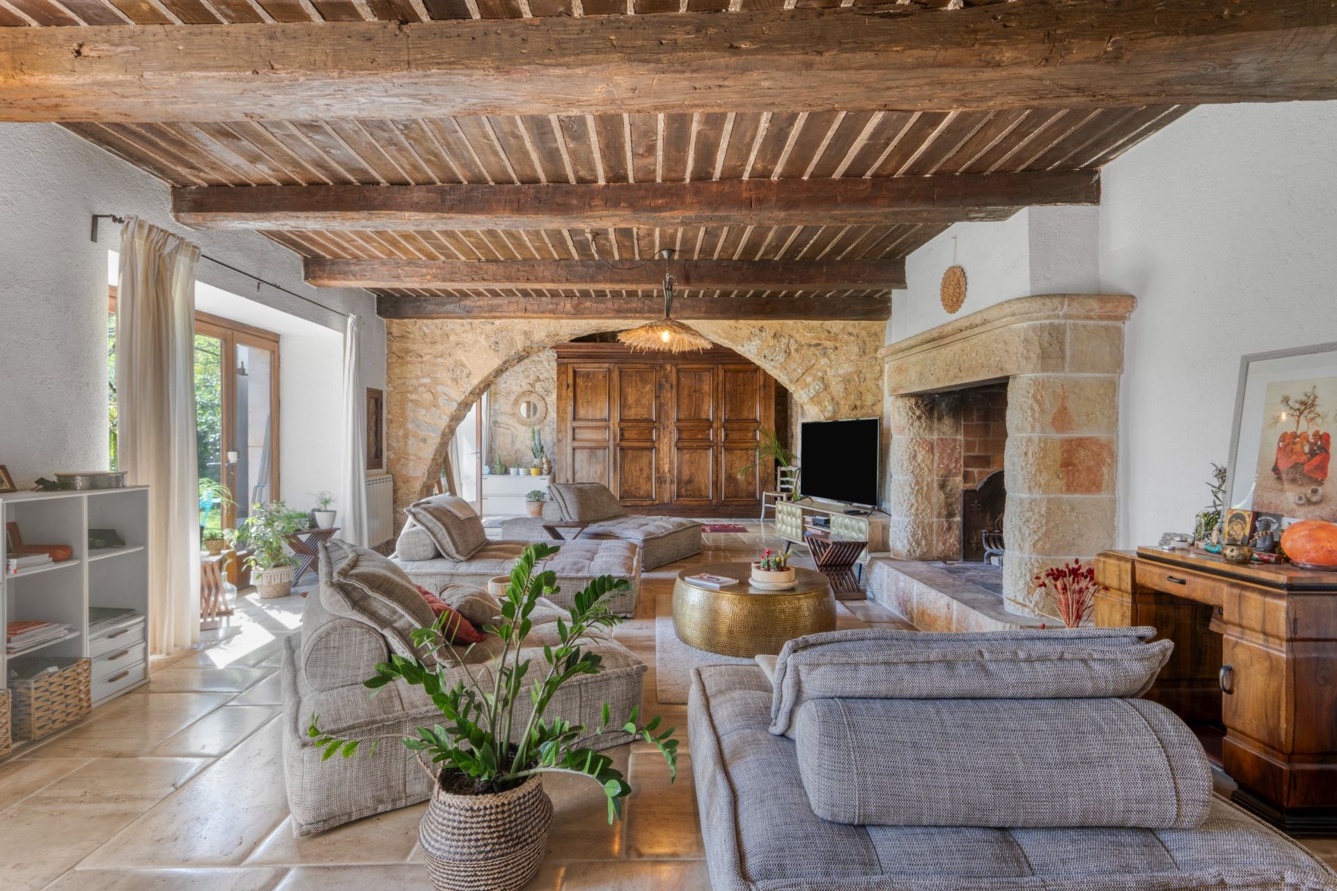 villa 6 Pièces en vente sur MONTAUROUX (83440)