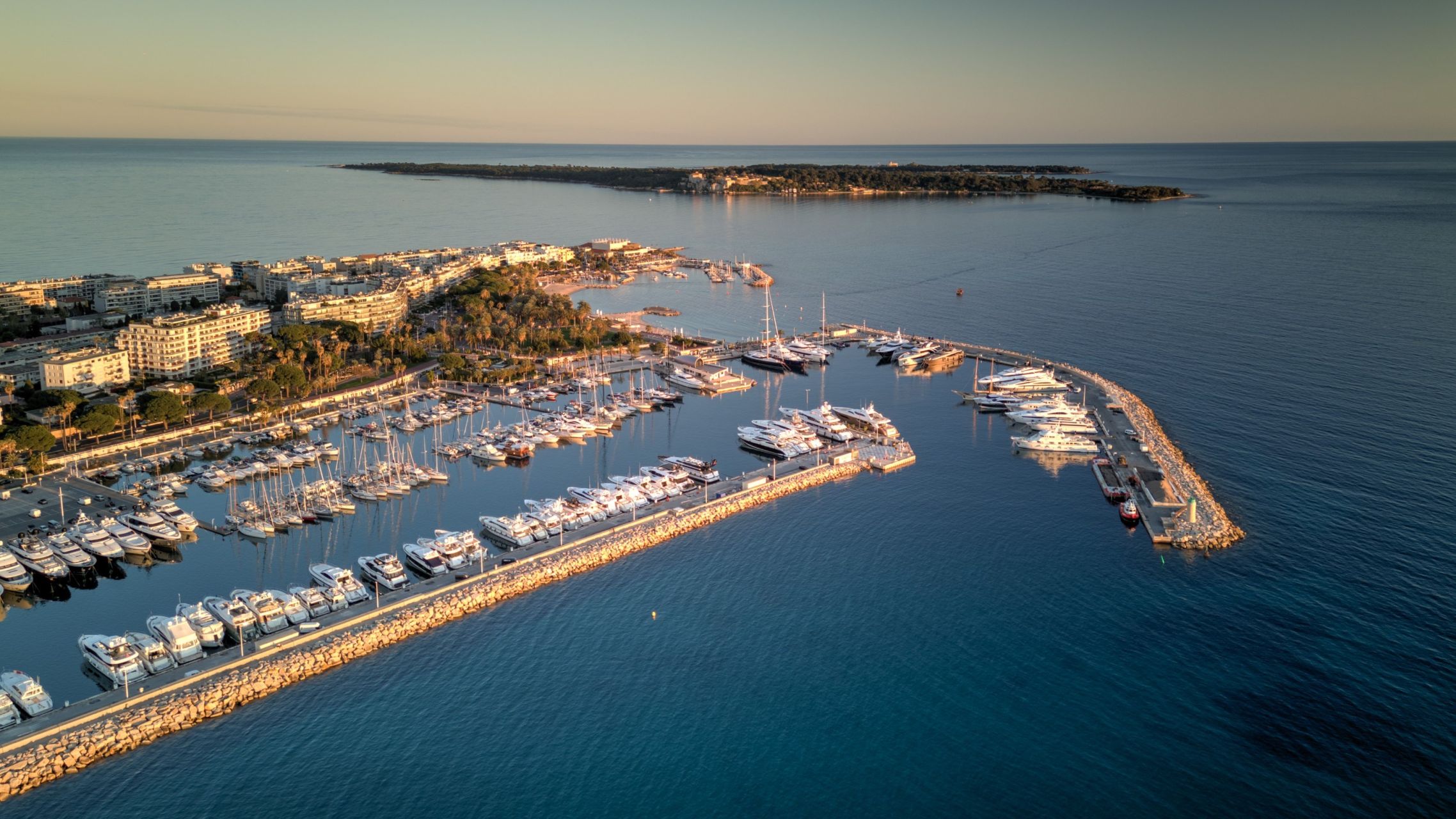 appartement 8 Pièces en vente sur CANNES (06400)