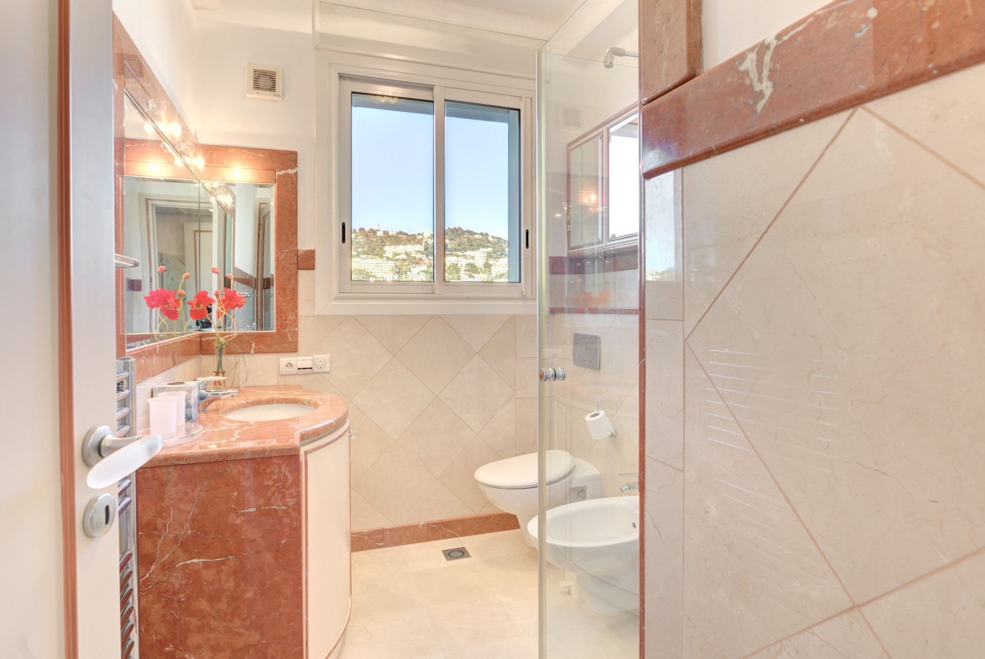 appartement 8 Pièces en vente sur CANNES (06400)