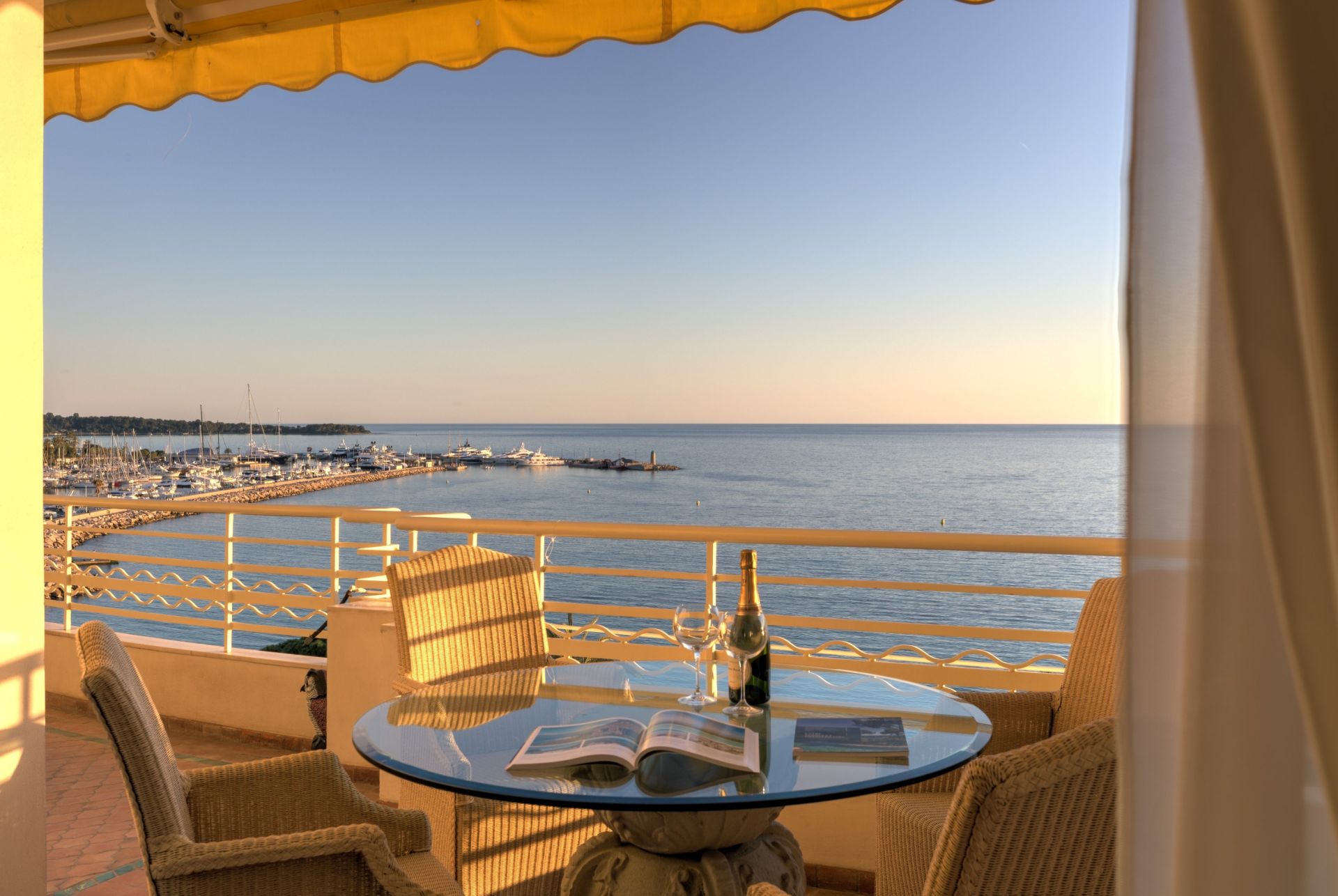 appartement 8 Pièces en vente sur CANNES (06400)