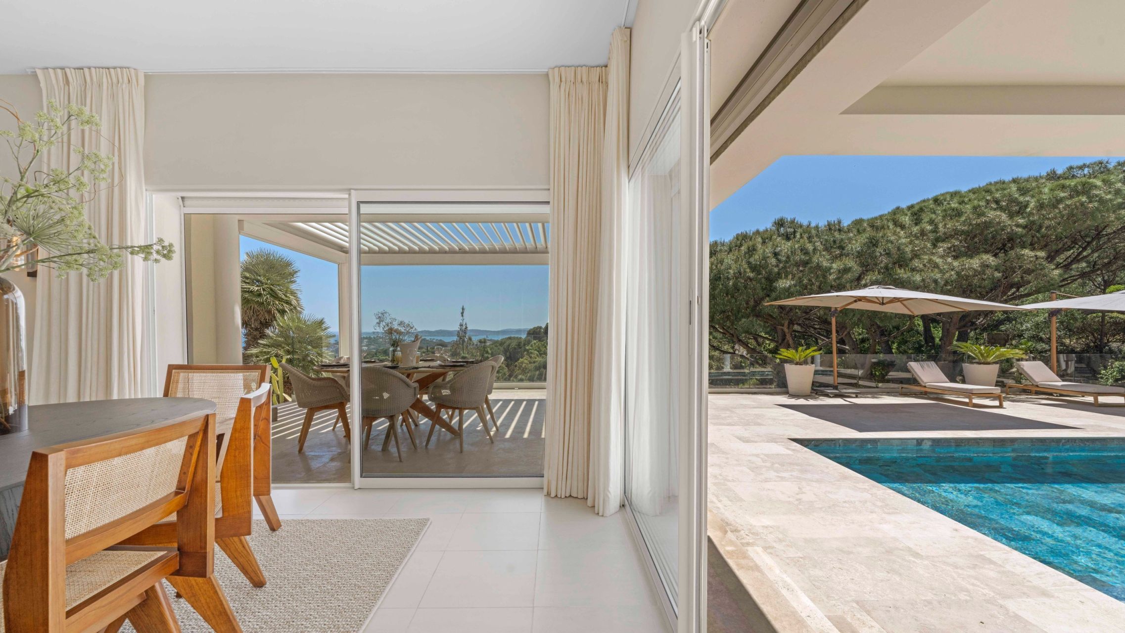 contemporary house 7 Rooms for sale on STE MAXIME (83120)