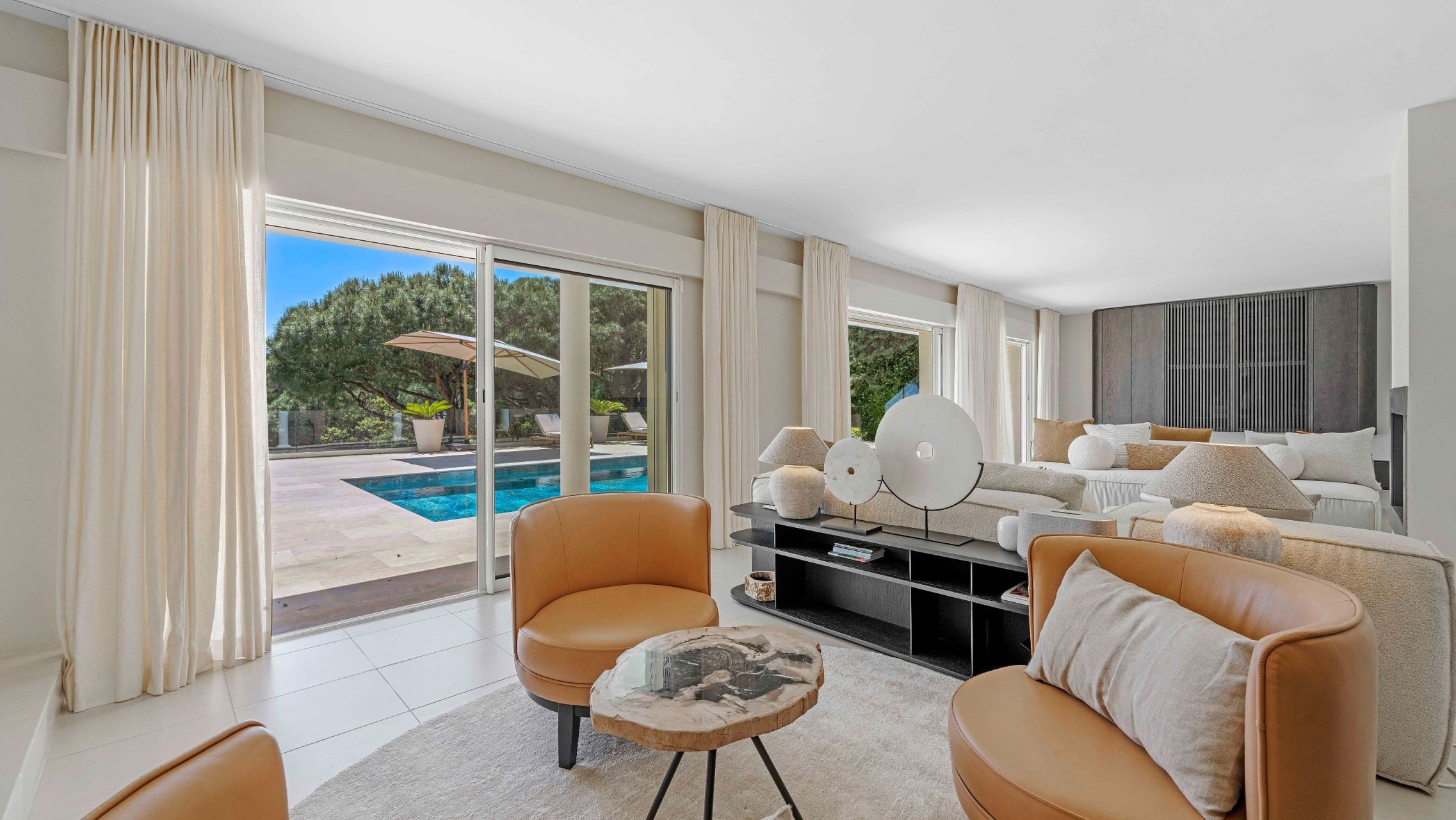 contemporary house 7 Rooms for sale on STE MAXIME (83120)