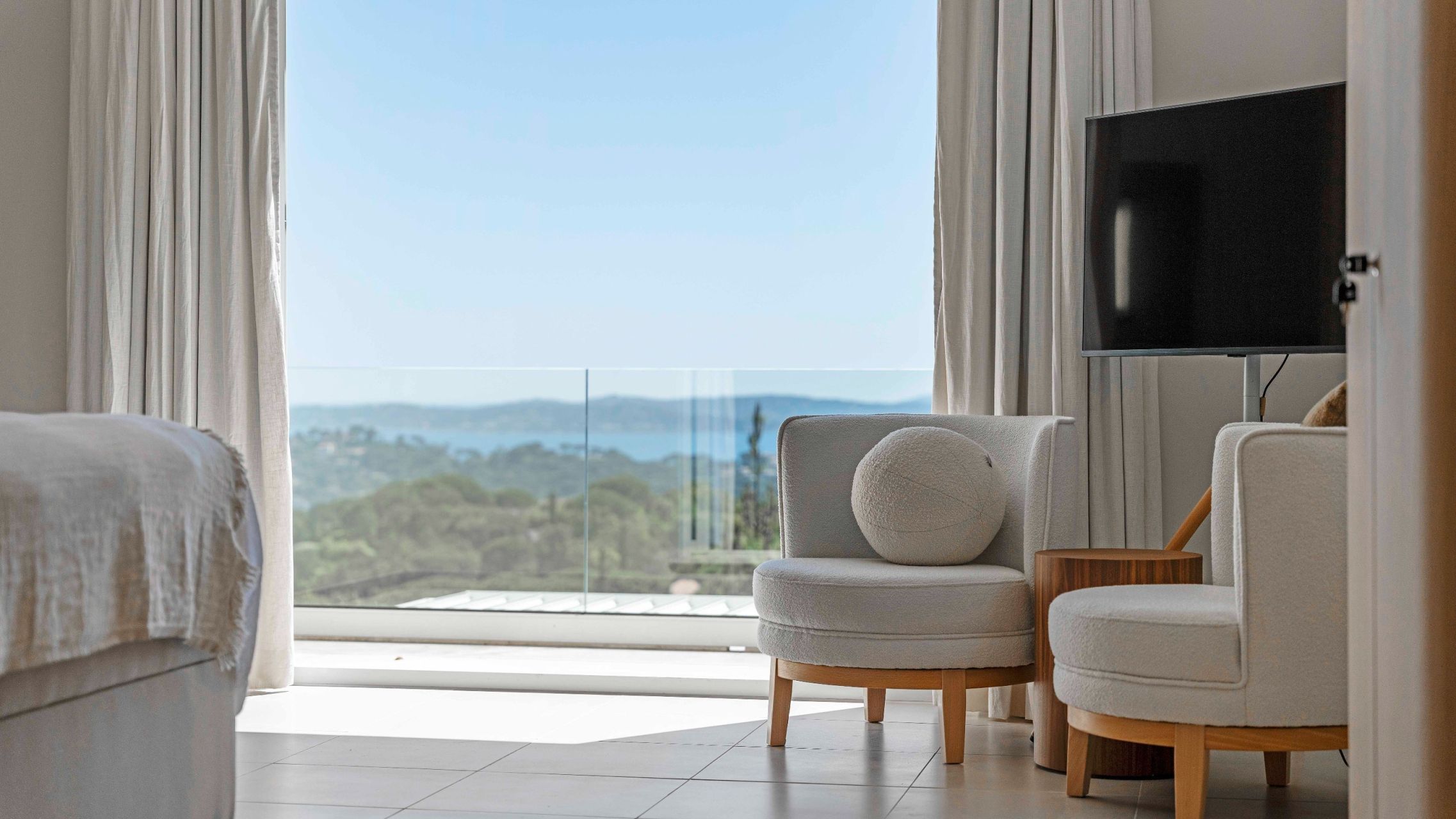 contemporary house 7 Rooms for sale on STE MAXIME (83120)