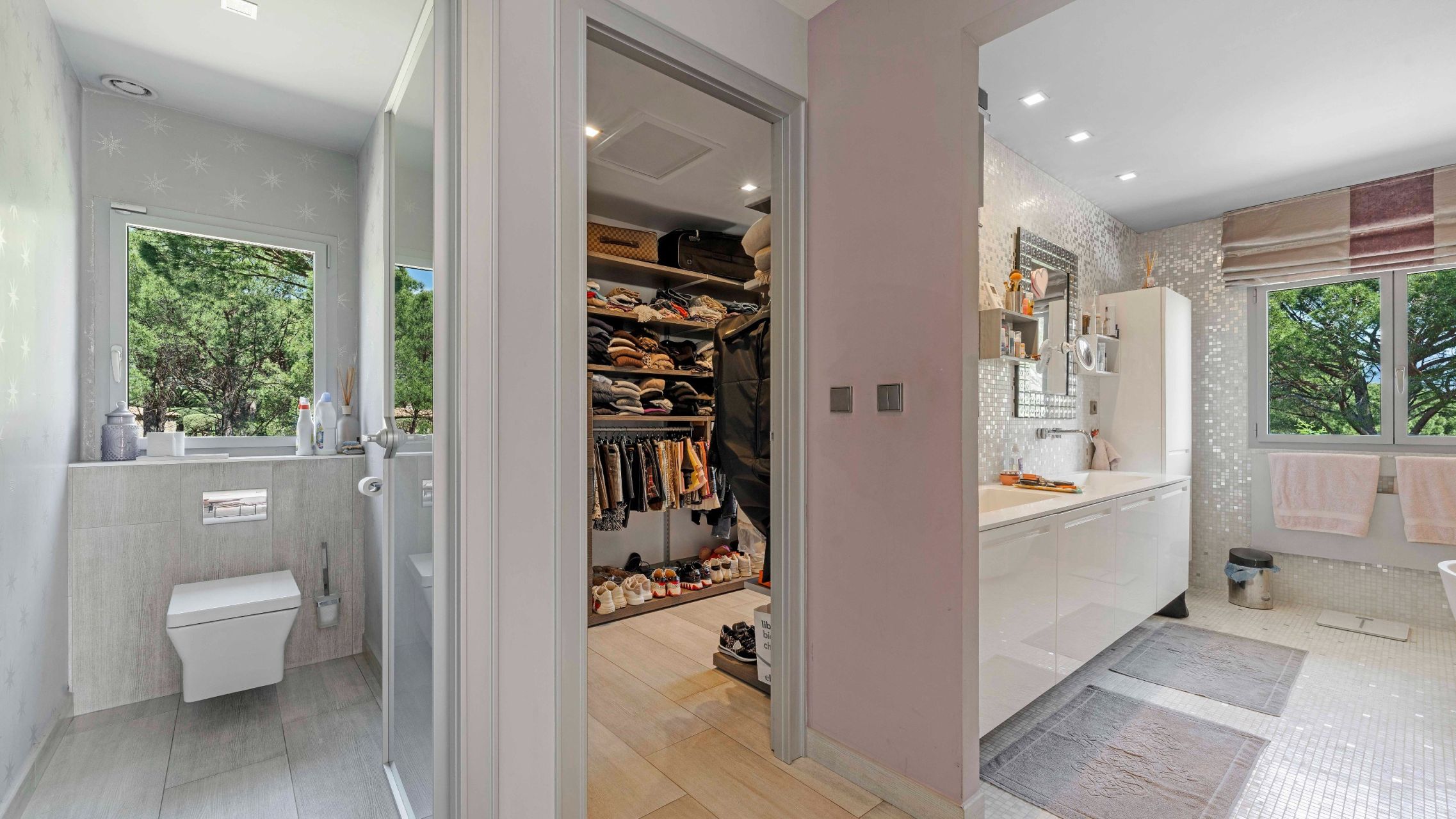 villa 12 Rooms for sale on LE PLAN DE LA TOUR (83120)