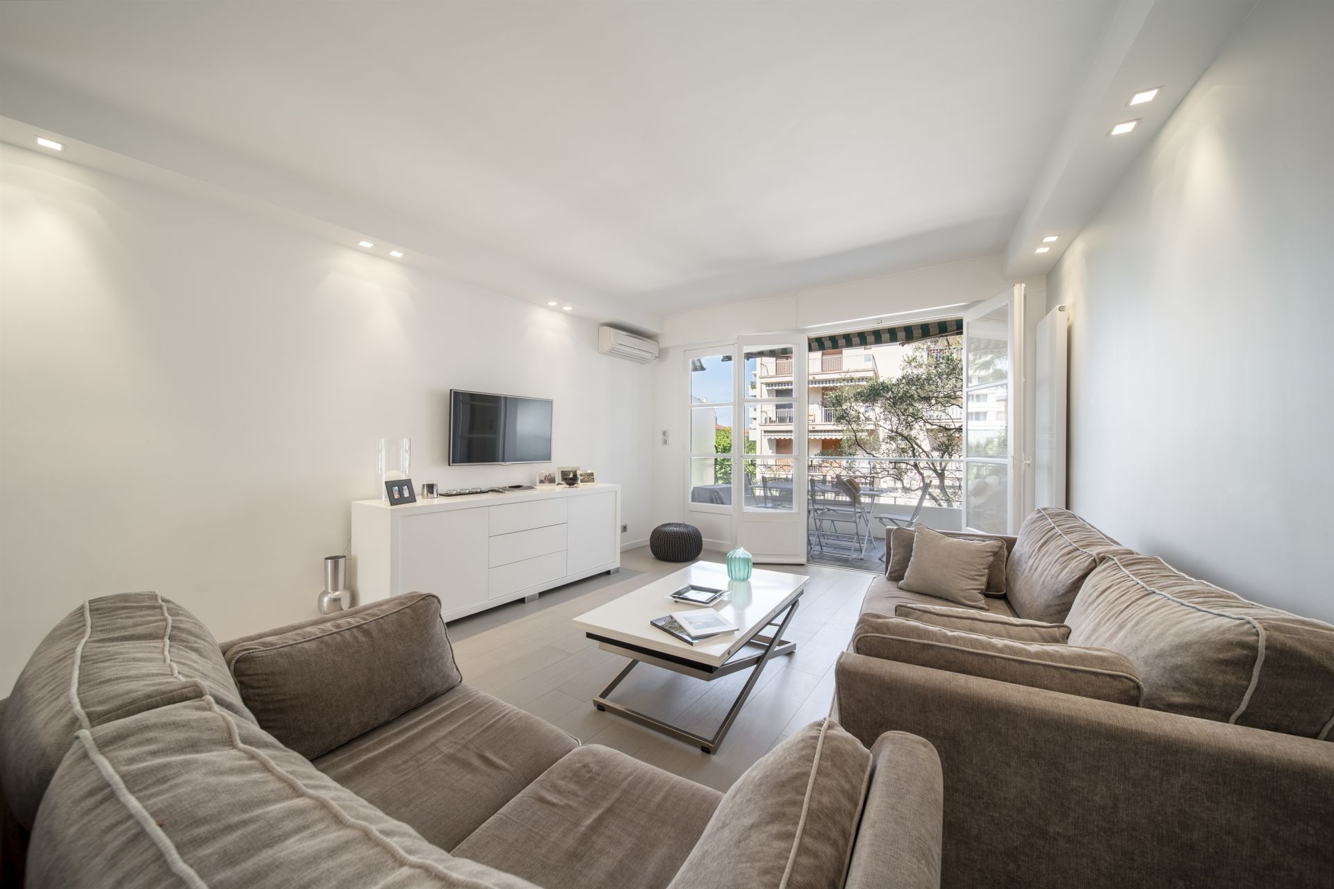 apartment 2 Rooms for sale on CANNES (06400)